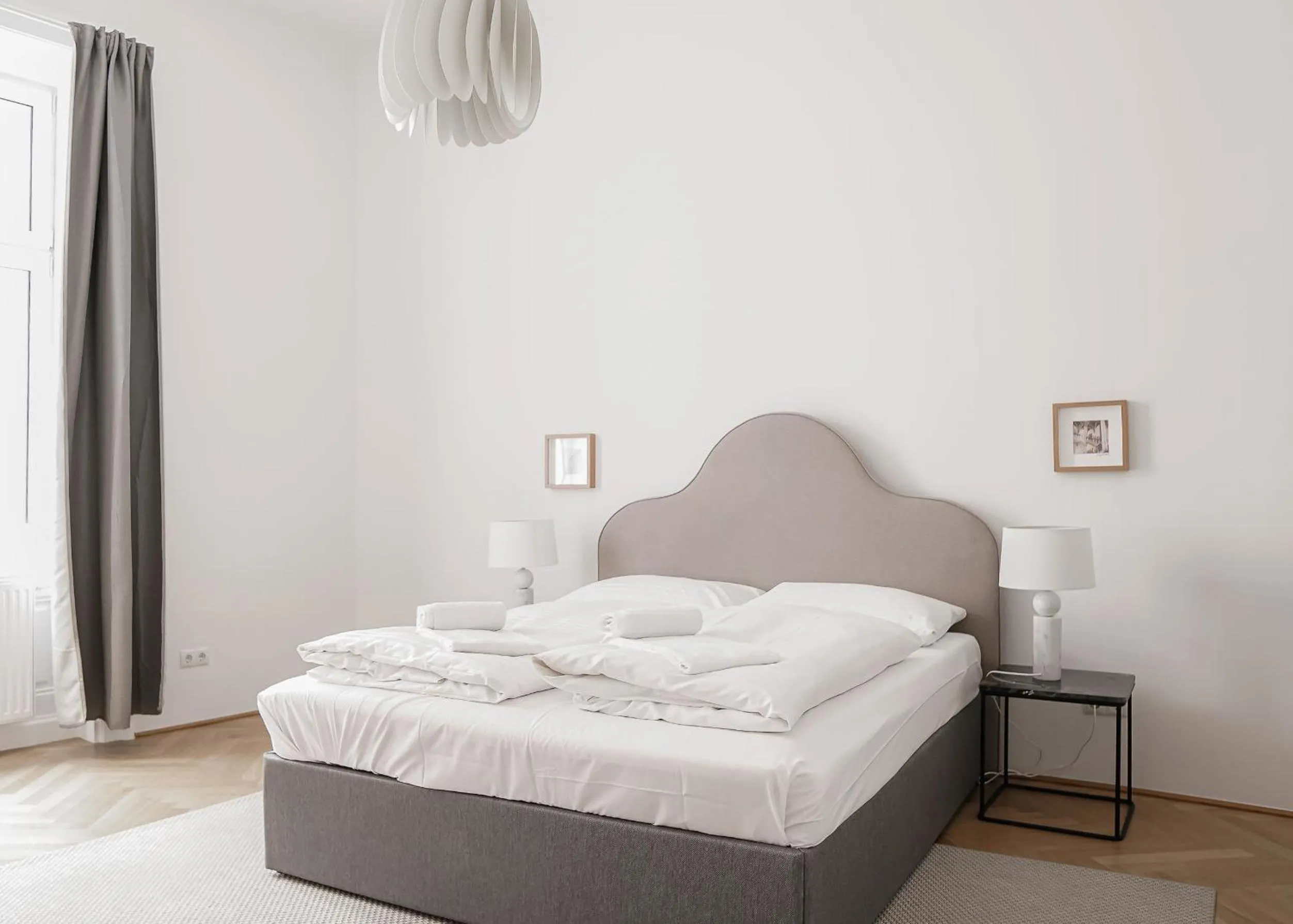 Bed in HeyMi Apartments Zentagasse