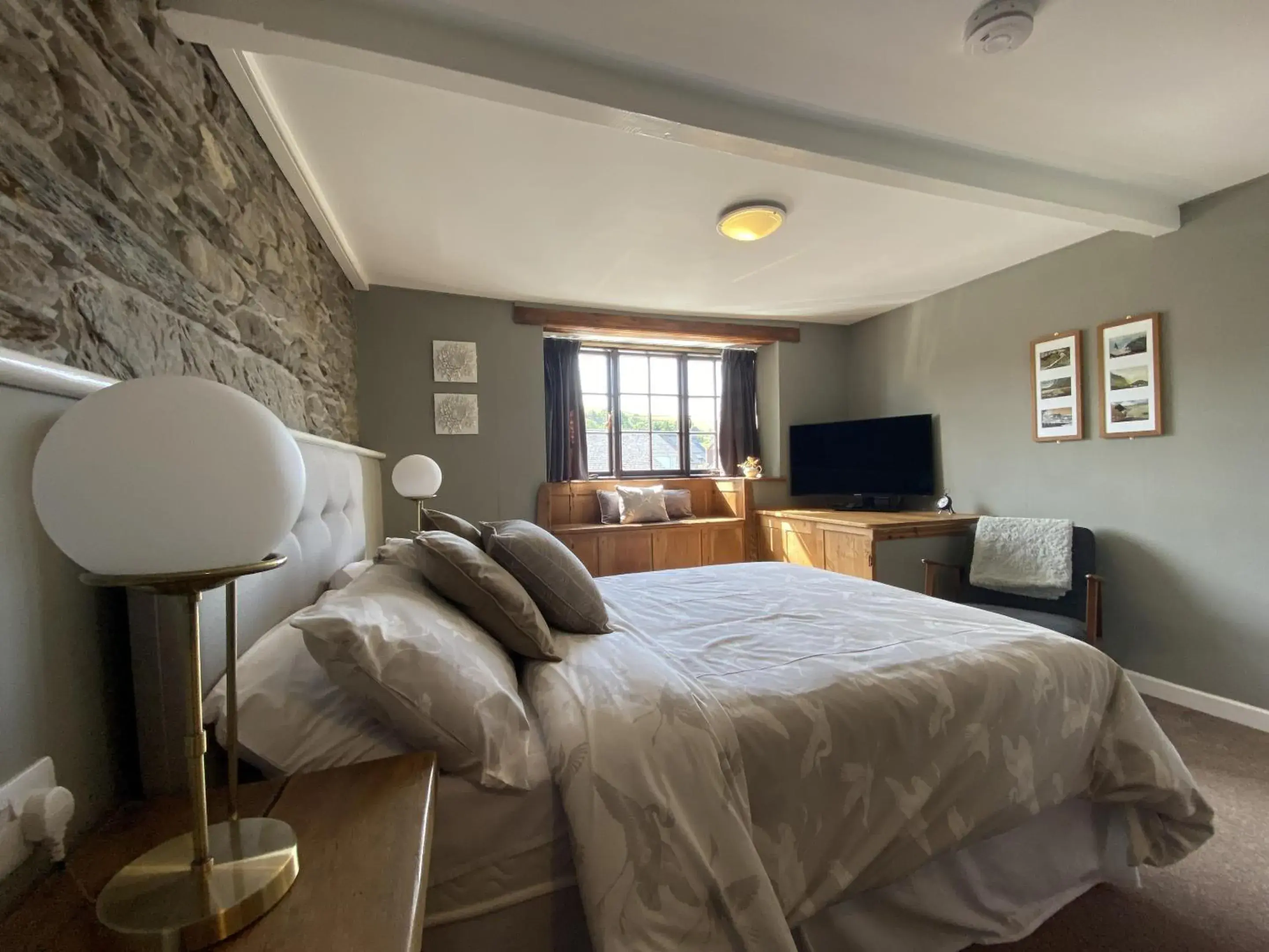 Deluxe Double Room with Shower in Tom's of Tregaron Deluxe Double Room with Shower in Tom's of Tregaron