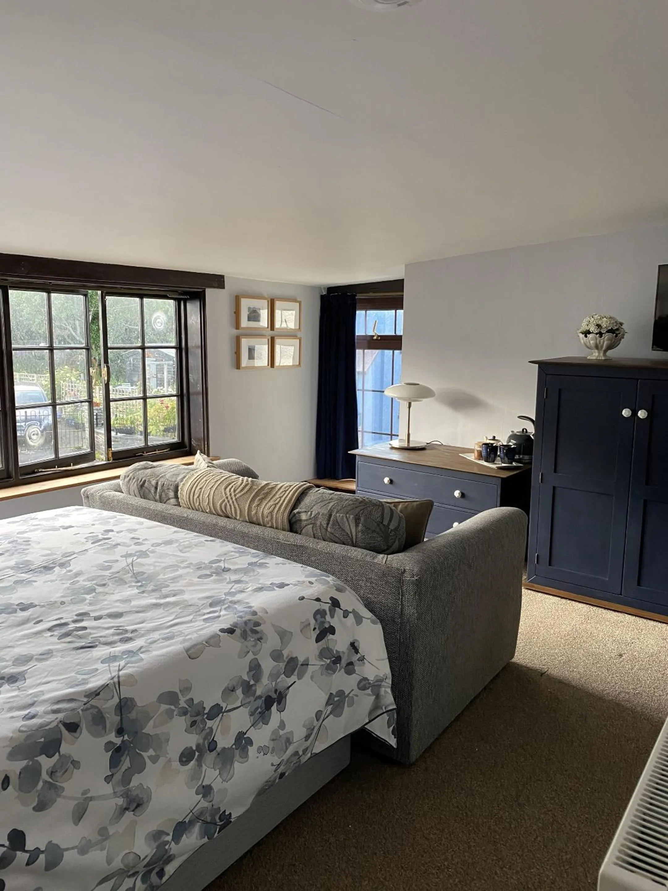 Bedroom, Bed in Tom's of Tregaron