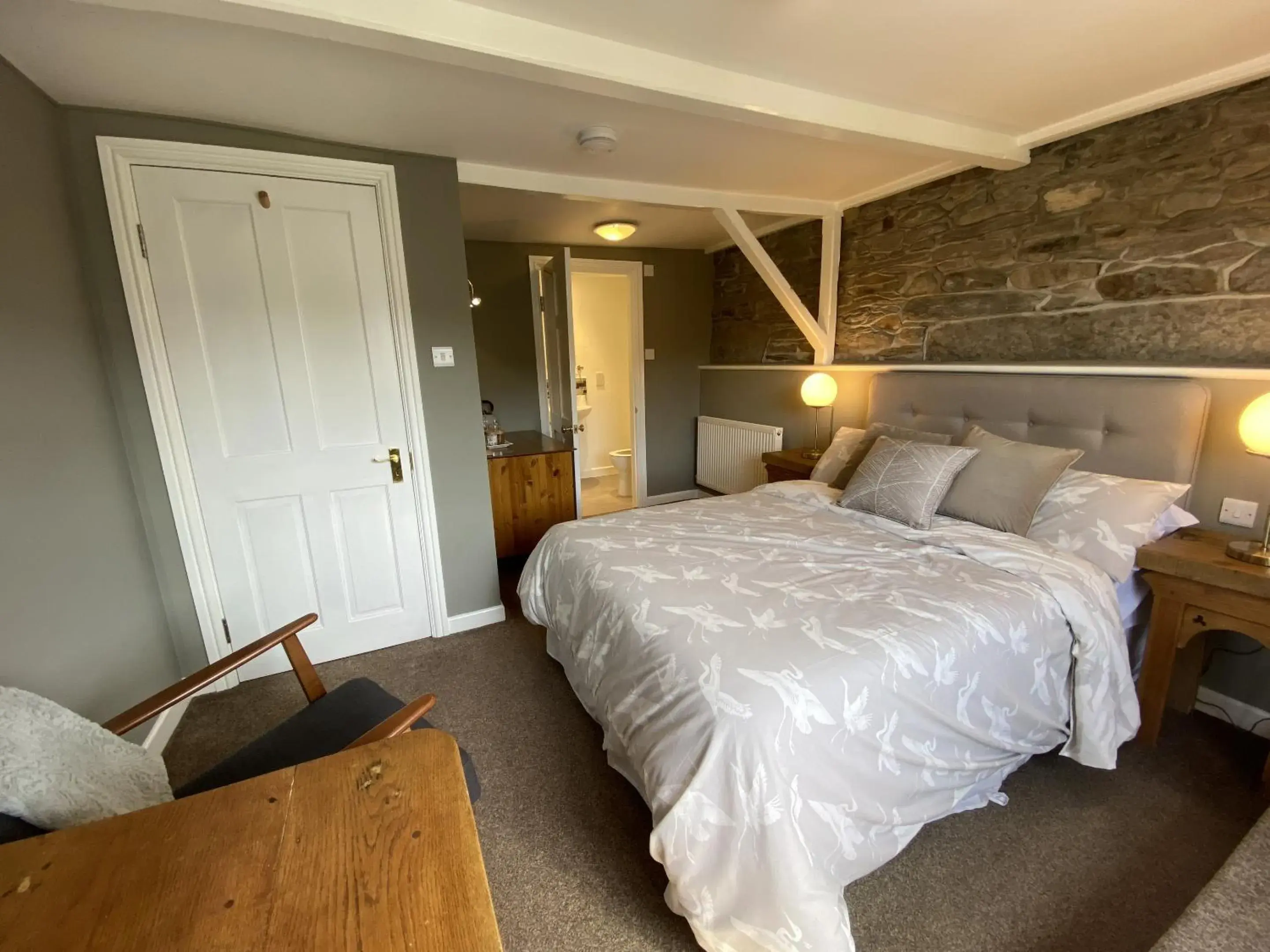 Deluxe Double Room with Shower in Tom's of Tregaron Deluxe Double Room with Shower in Tom's of Tregaron