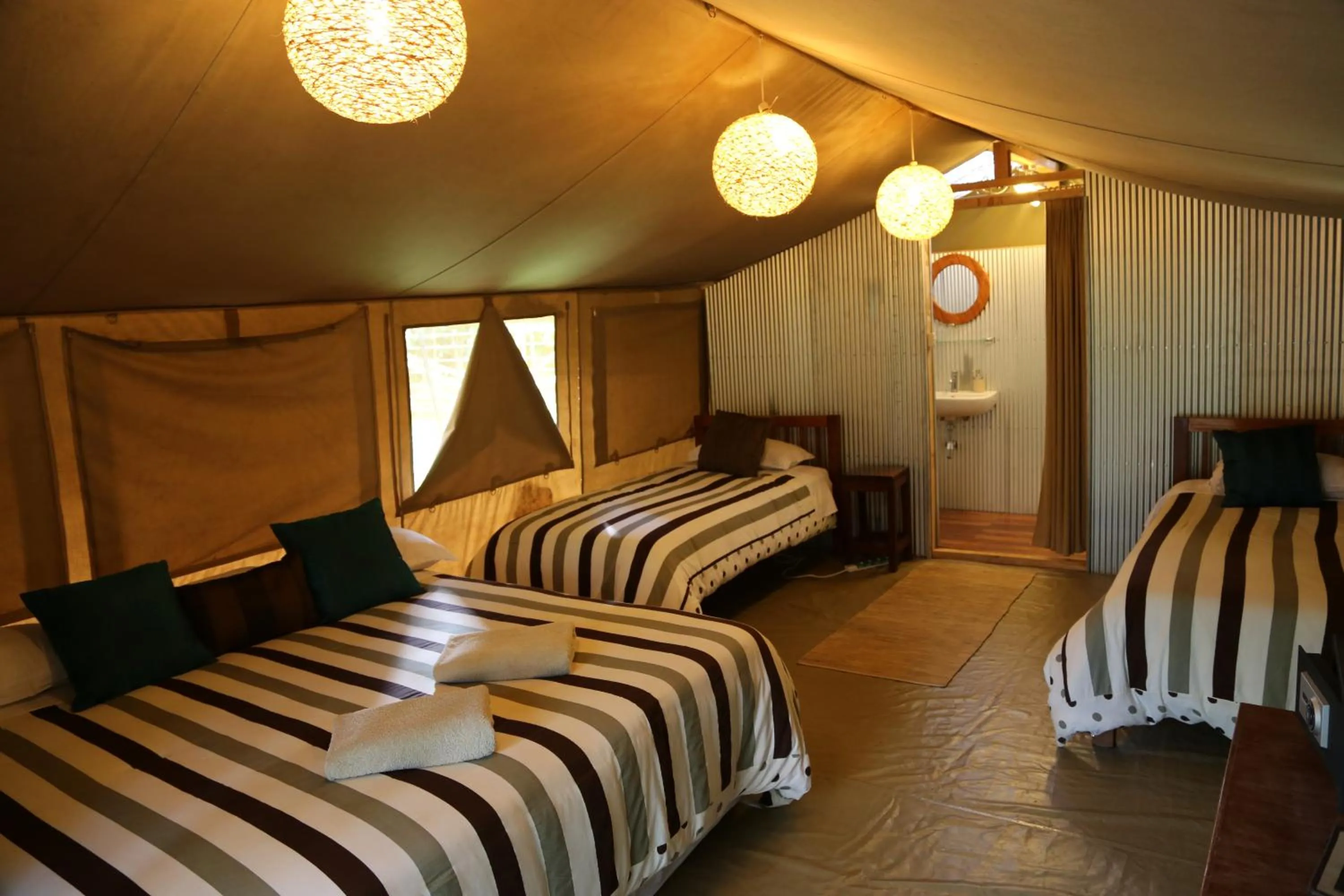 Photo of the whole room, Bed in Wildebeest Eco Camp