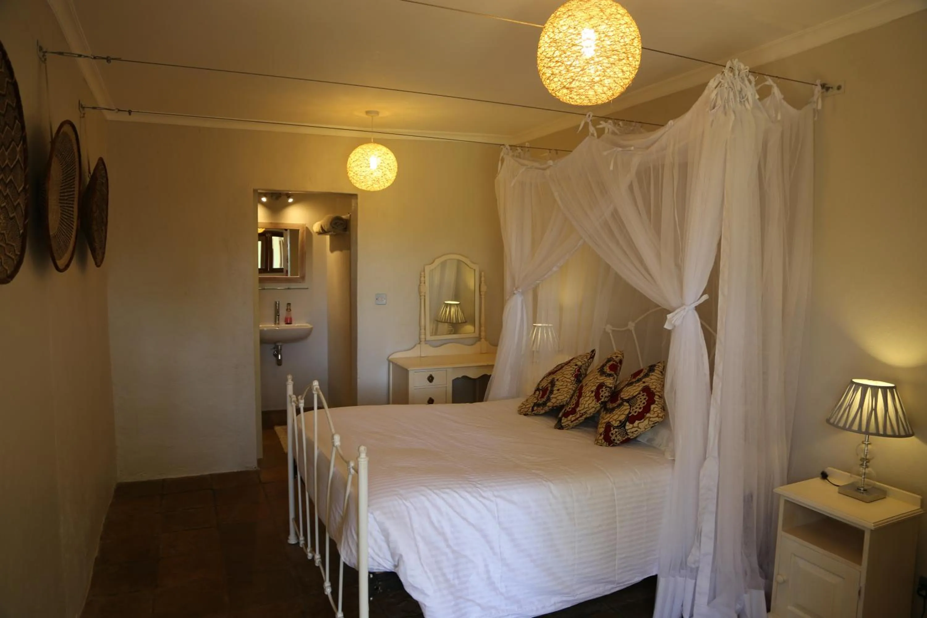 Bedroom, Bed in Wildebeest Eco Camp
