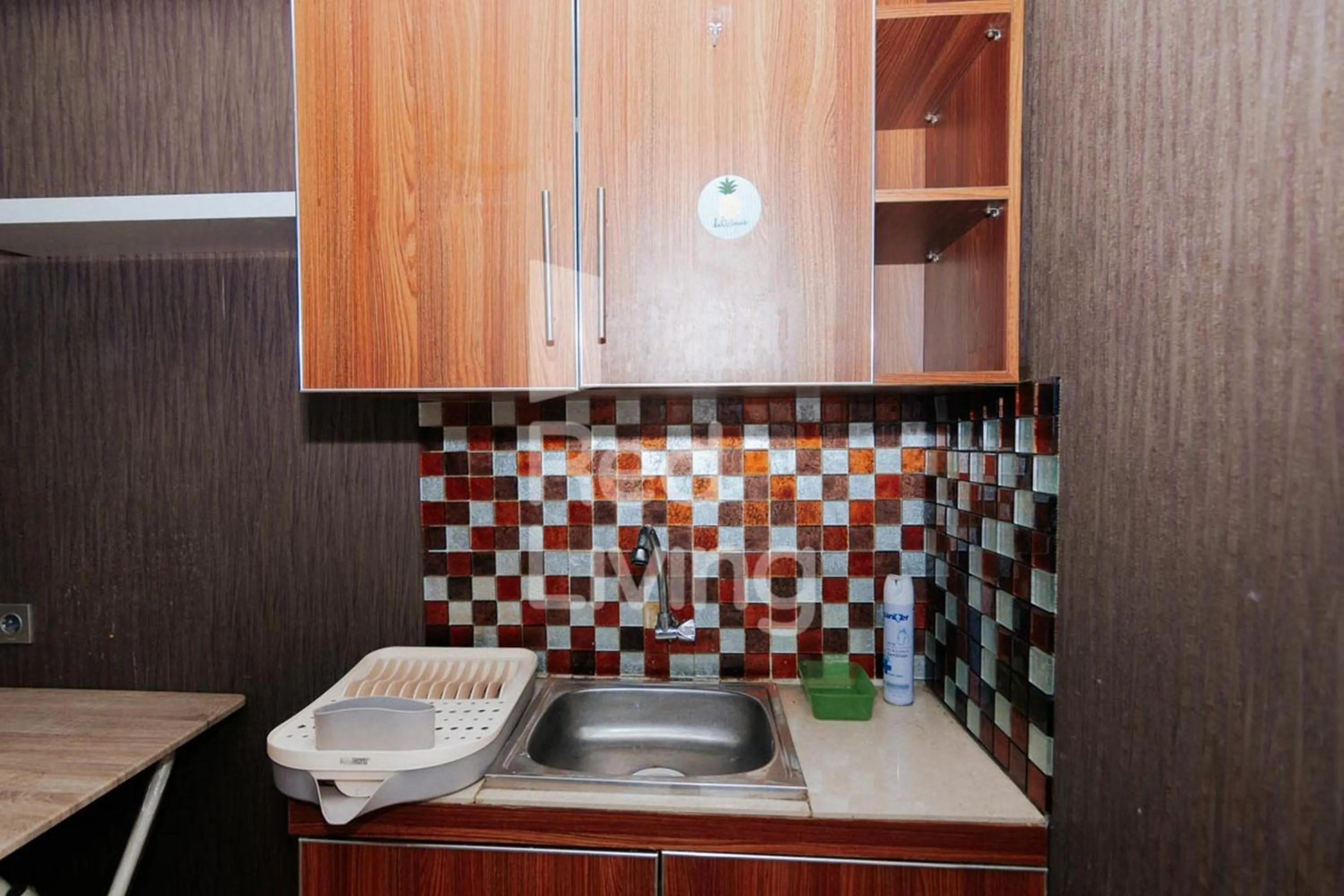 Kitchen or kitchenette in RedLiving Apartemen Bassura City - Aokla Property Tower Dahlia