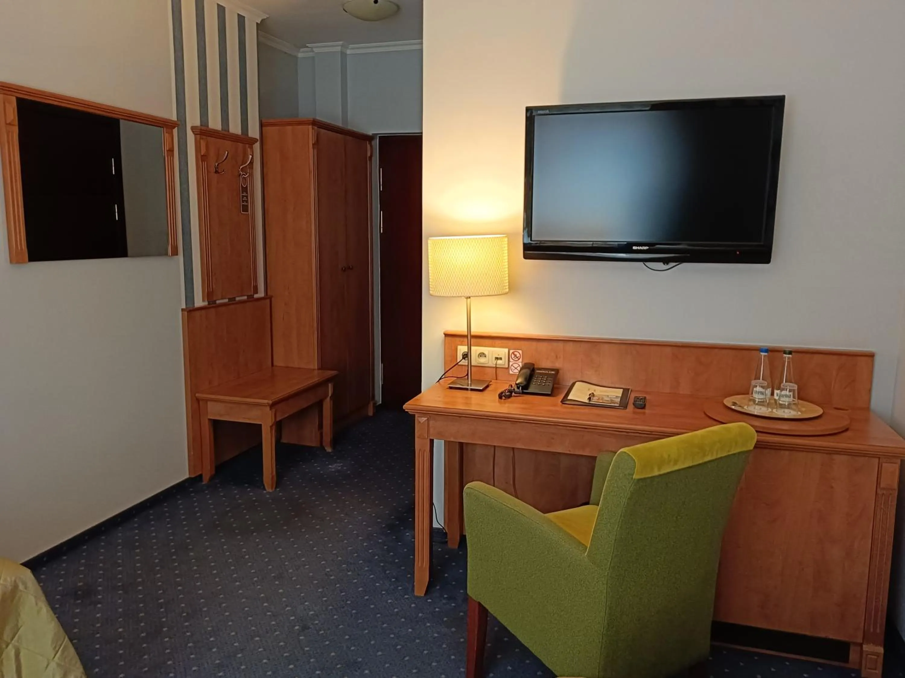 TV and multimedia in Hotel Stare Miasto Old Town