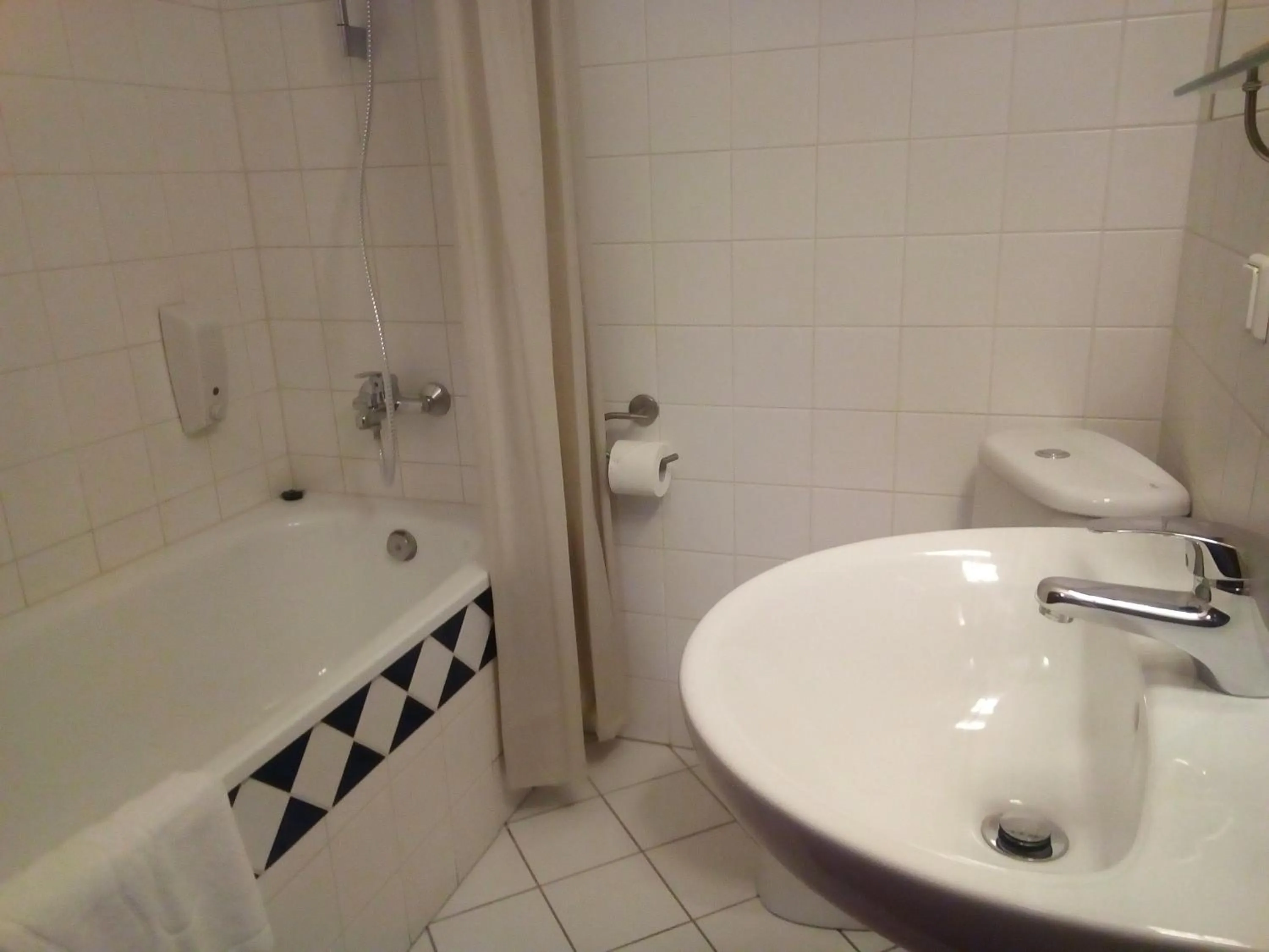 Toilet in Hotel Stare Miasto Old Town