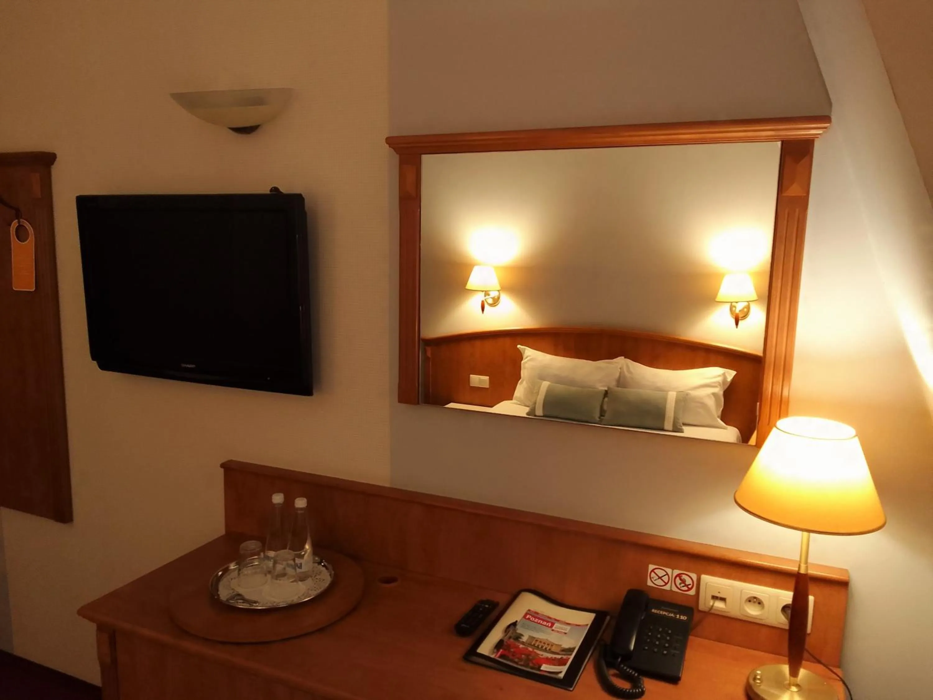 TV and multimedia, Bed in Hotel Stare Miasto Old Town