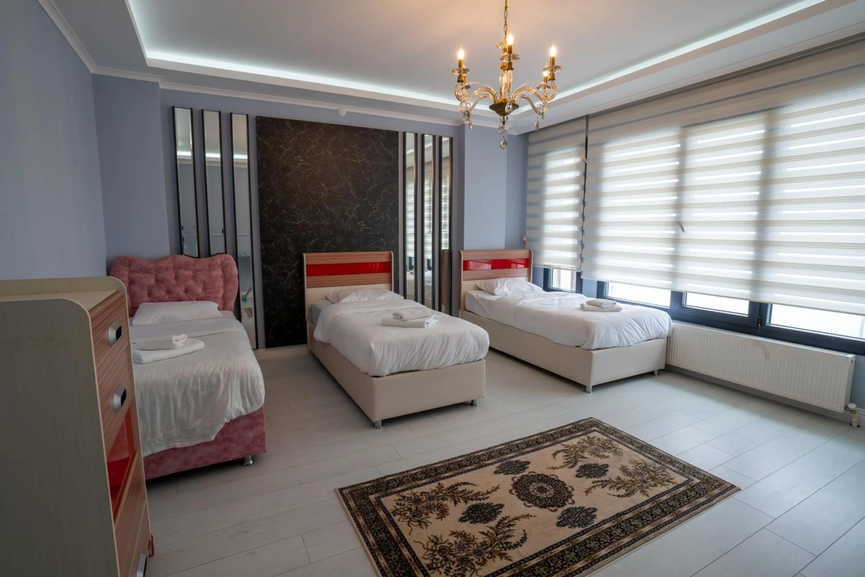 Bed in POISON GARDEN SUİTE