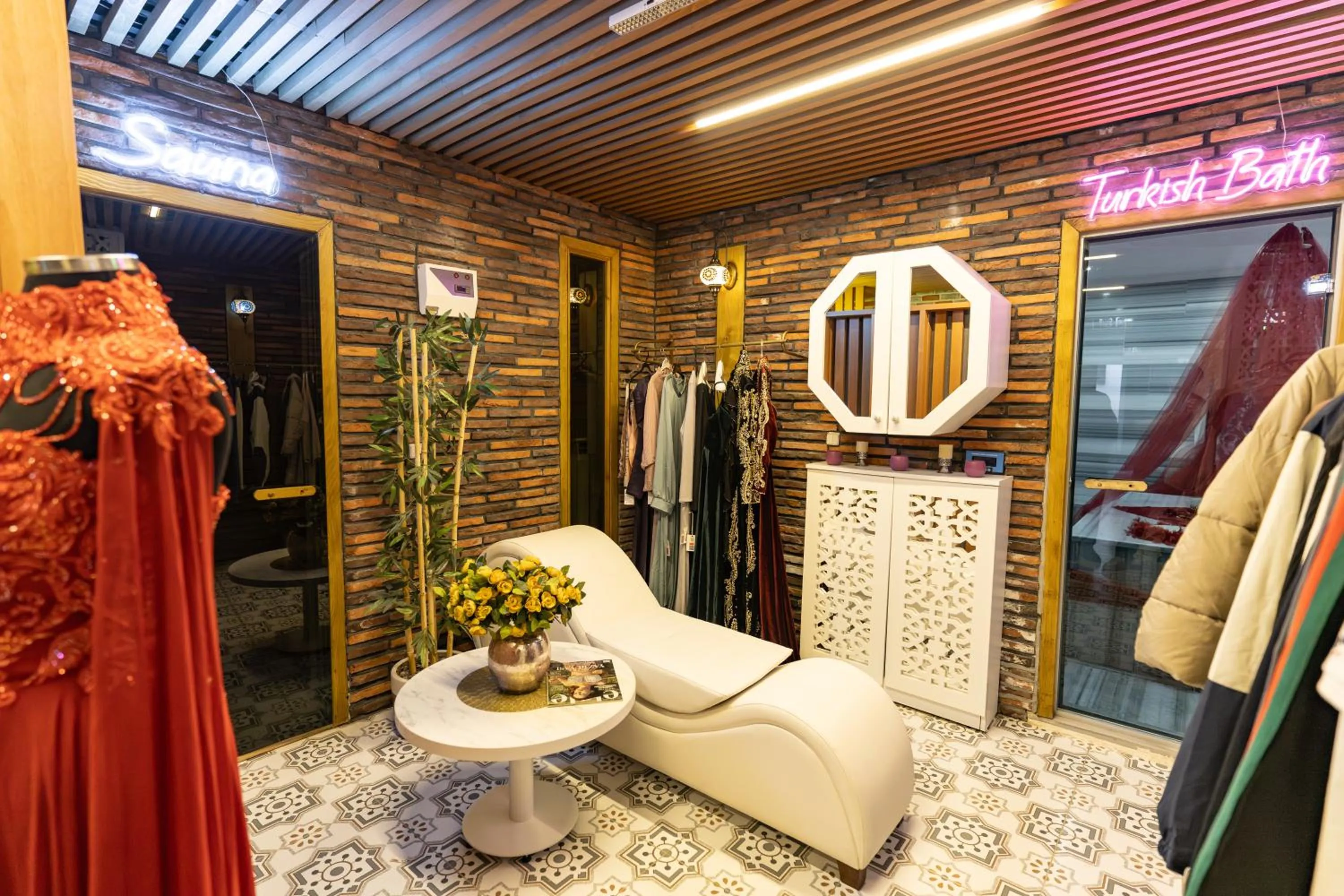 Spa and wellness centre/facilities in POISON GARDEN SUİTE