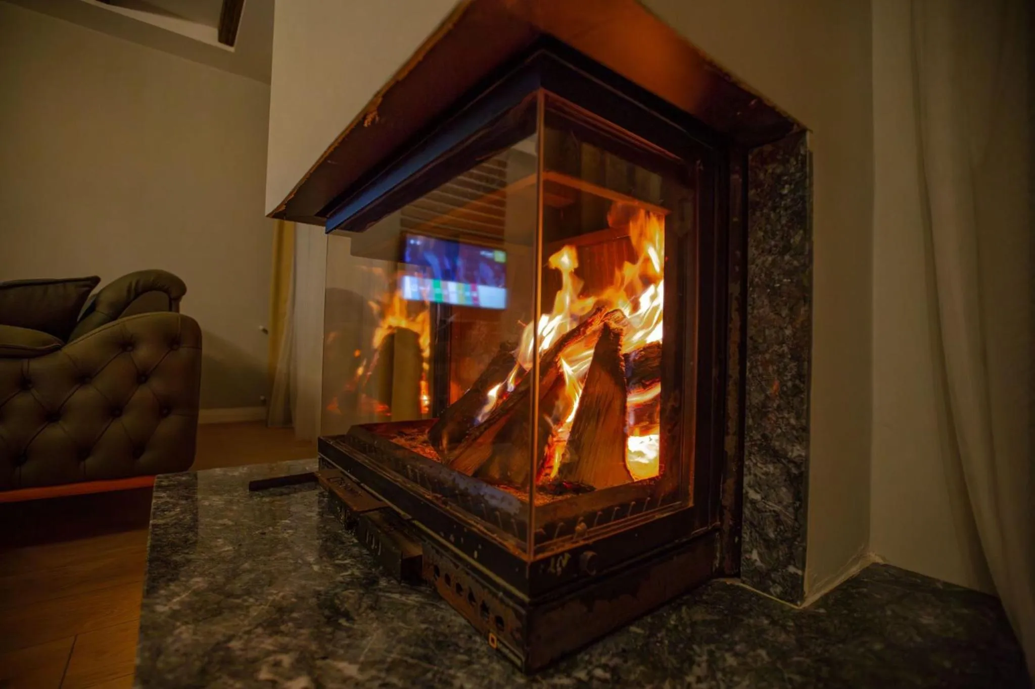 fireplace in POISON GARDEN SUİTE