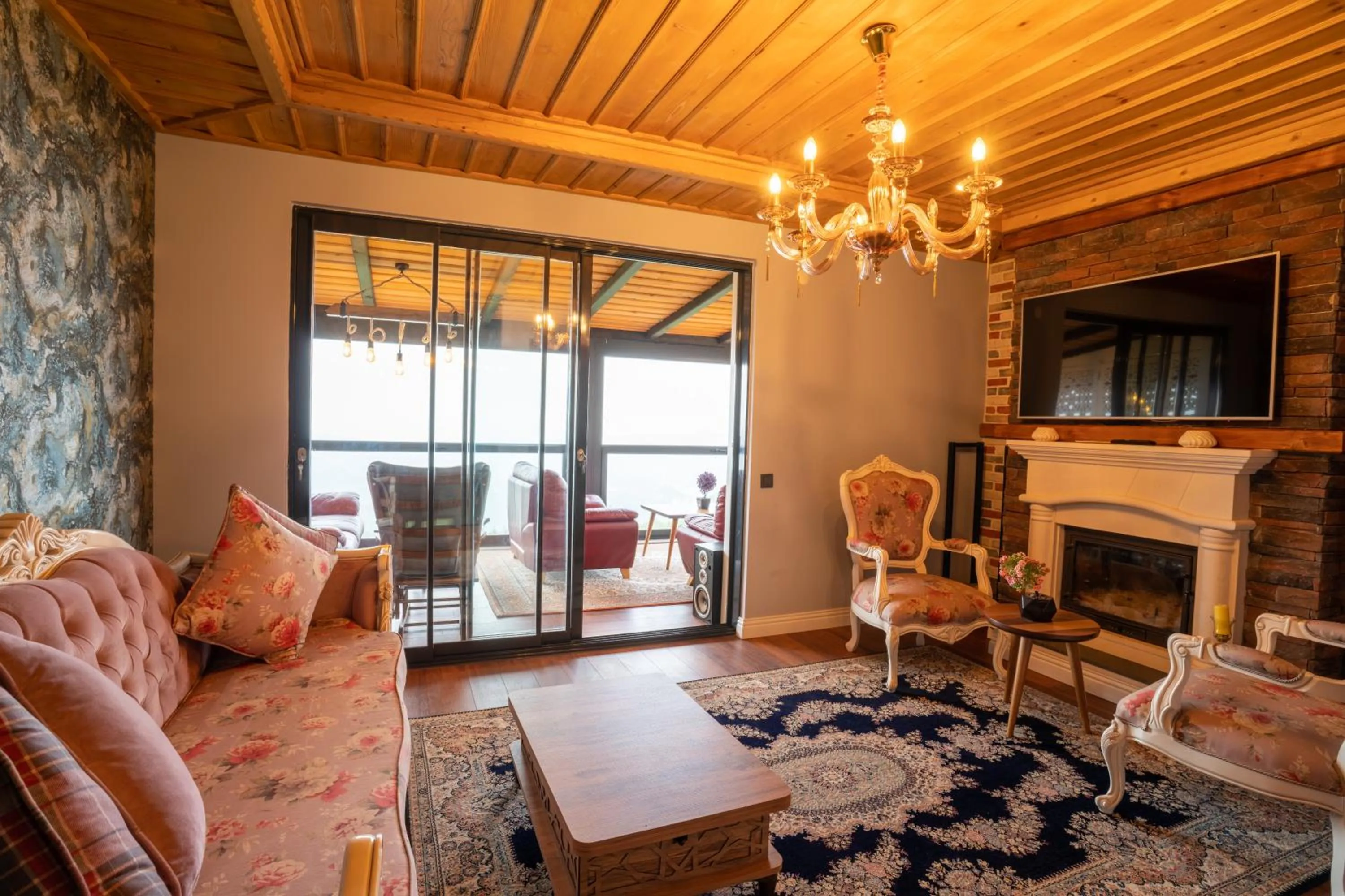 TV and multimedia in POISON GARDEN SUİTE