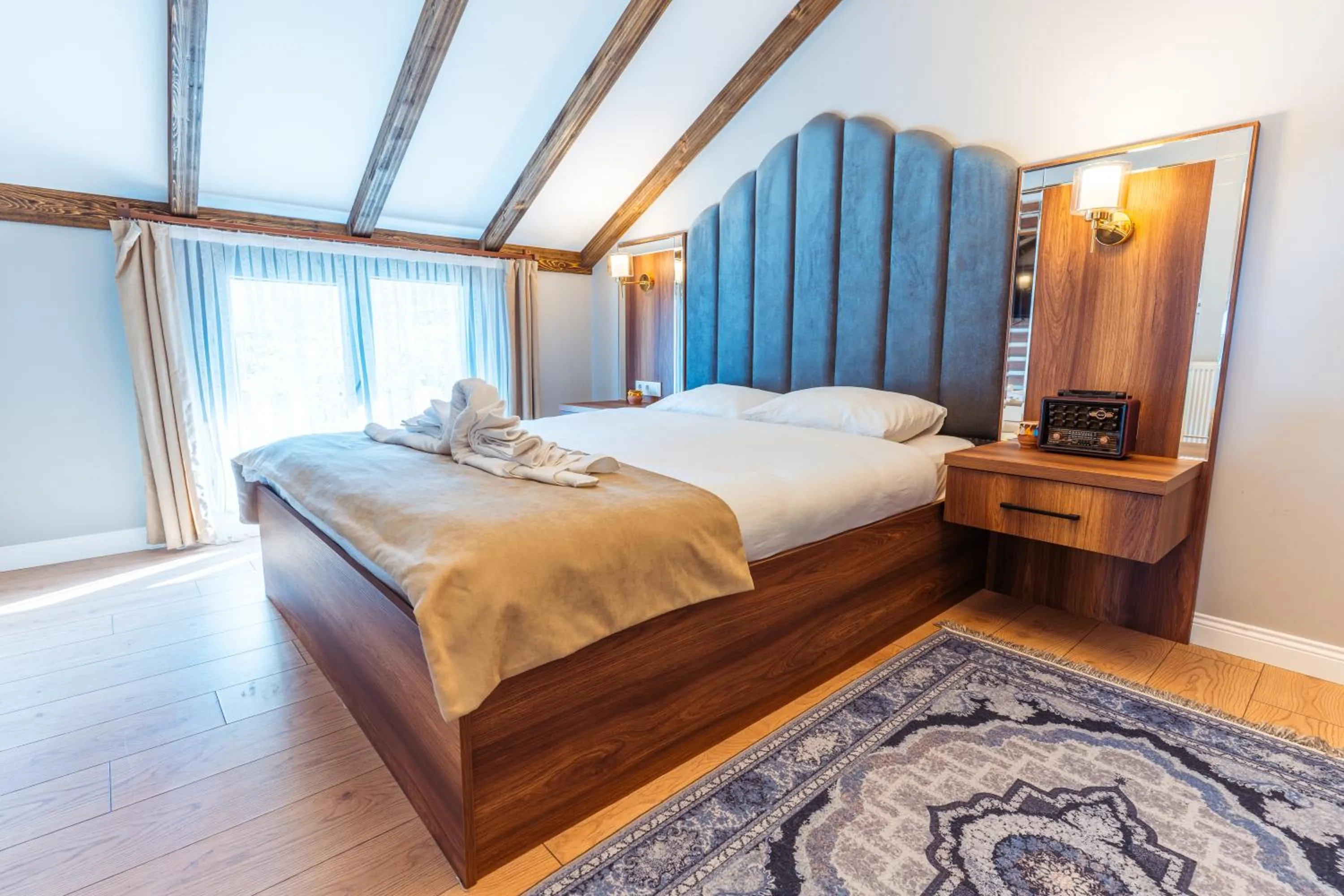 Bed in POISON GARDEN SUİTE