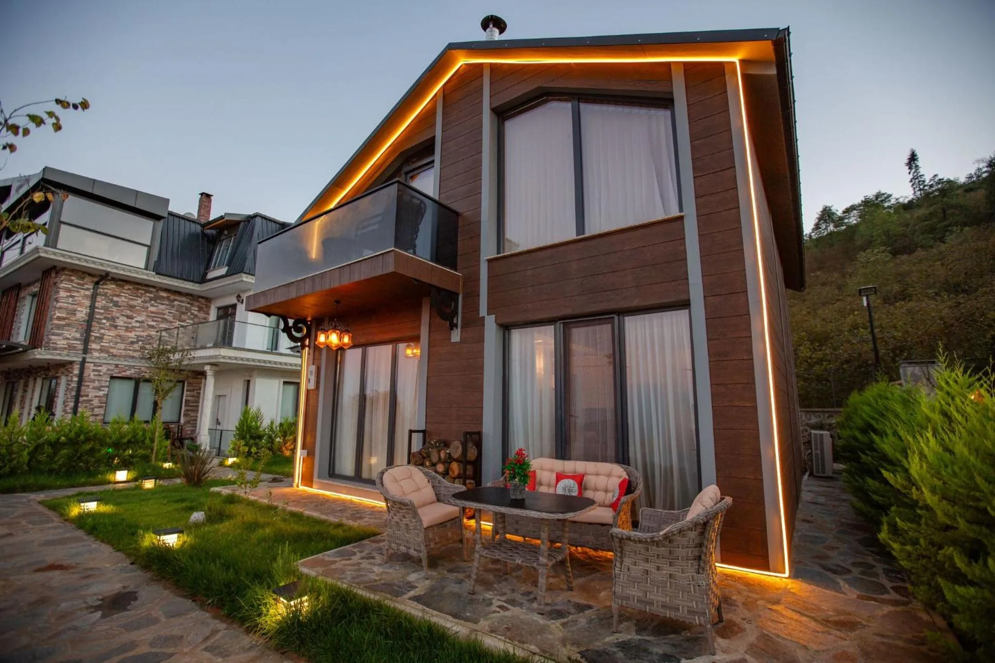 Day in POISON GARDEN SUİTE