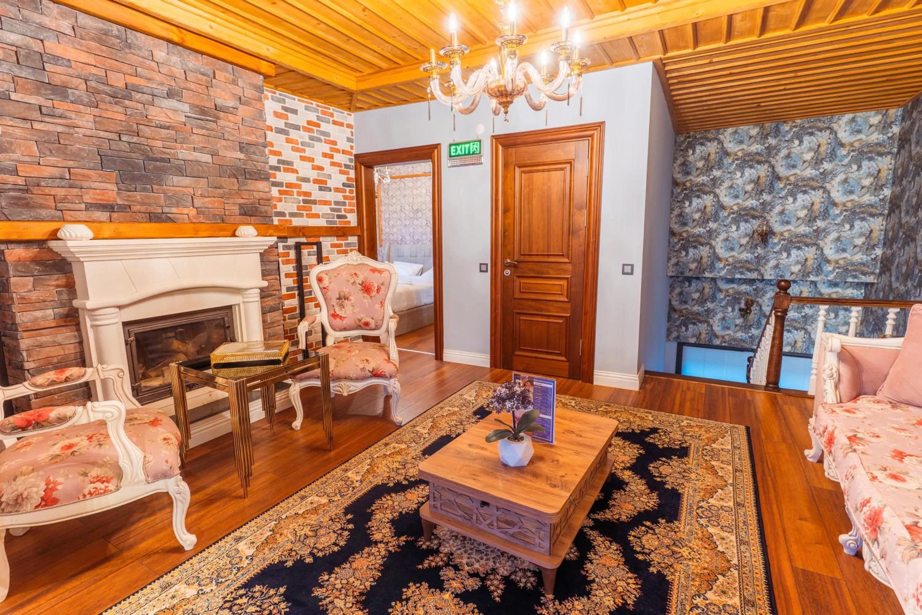 Bed in POISON GARDEN SUİTE