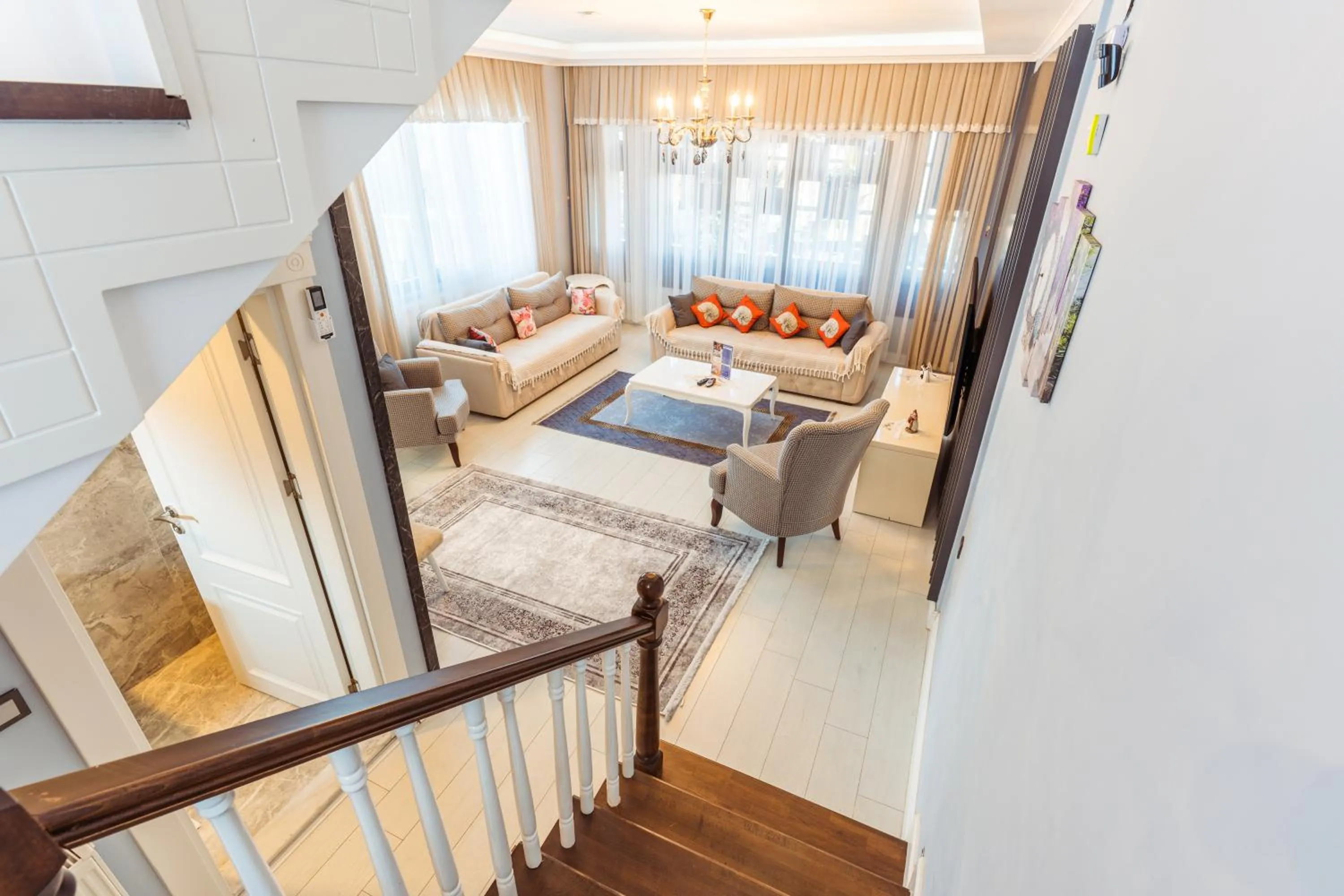 Photo of the whole room in POISON GARDEN SUİTE