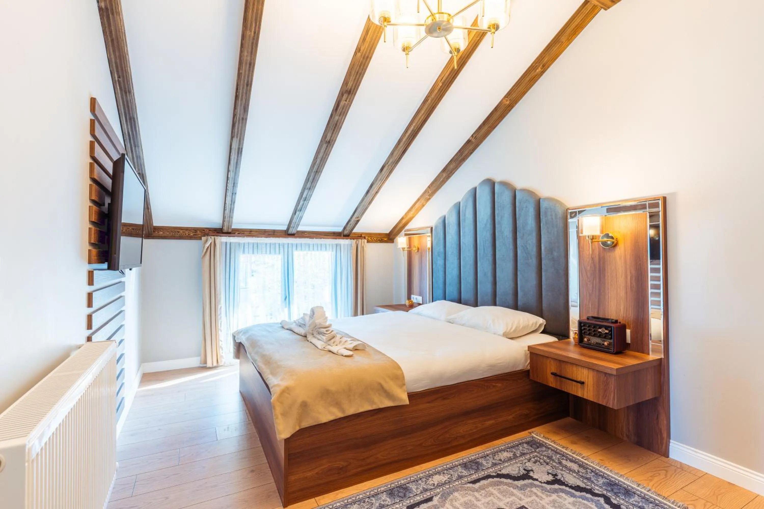 Bed in POISON GARDEN SUİTE