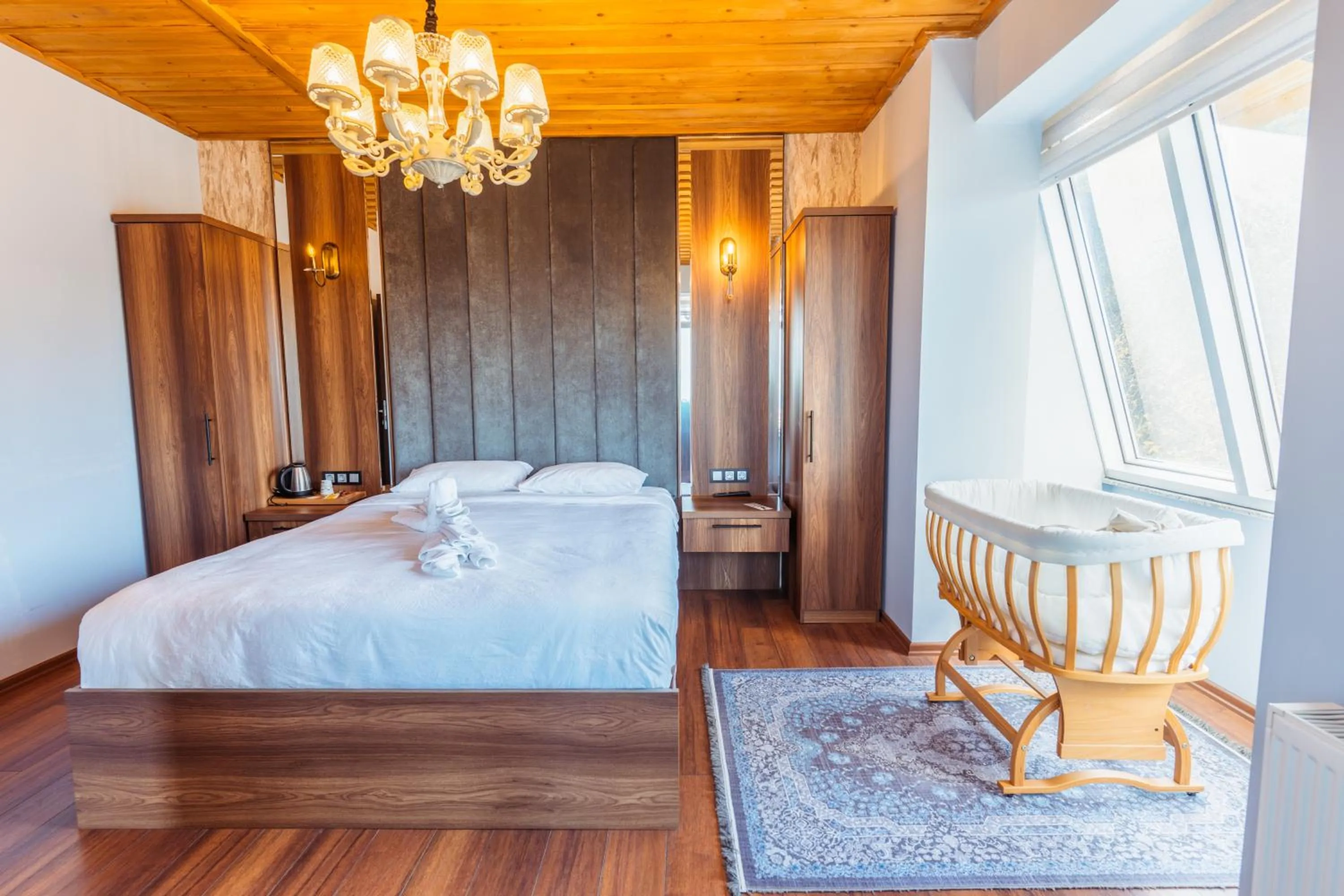 Photo of the whole room in POISON GARDEN SUİTE