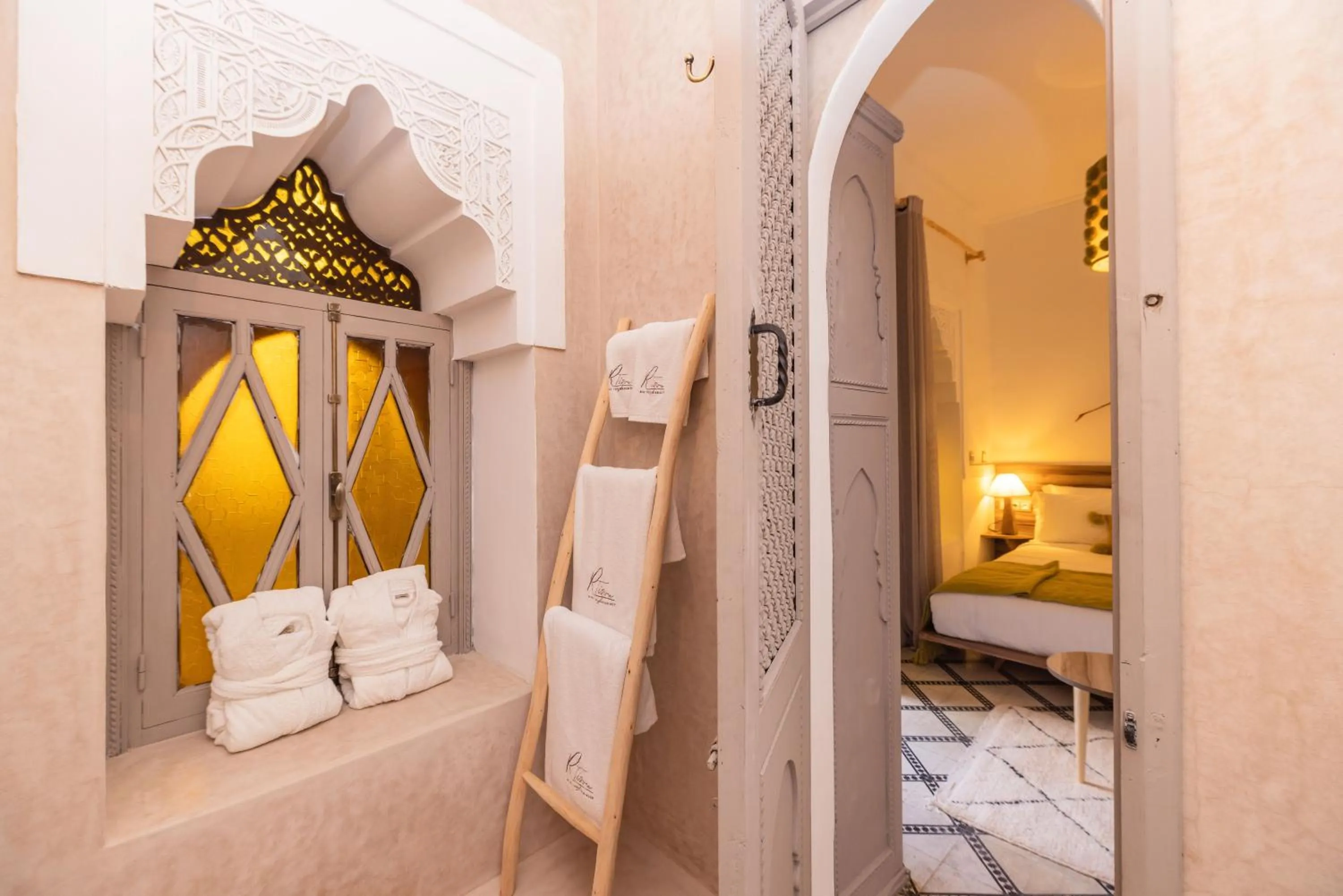 Bathroom, Bed in Riad Tizou