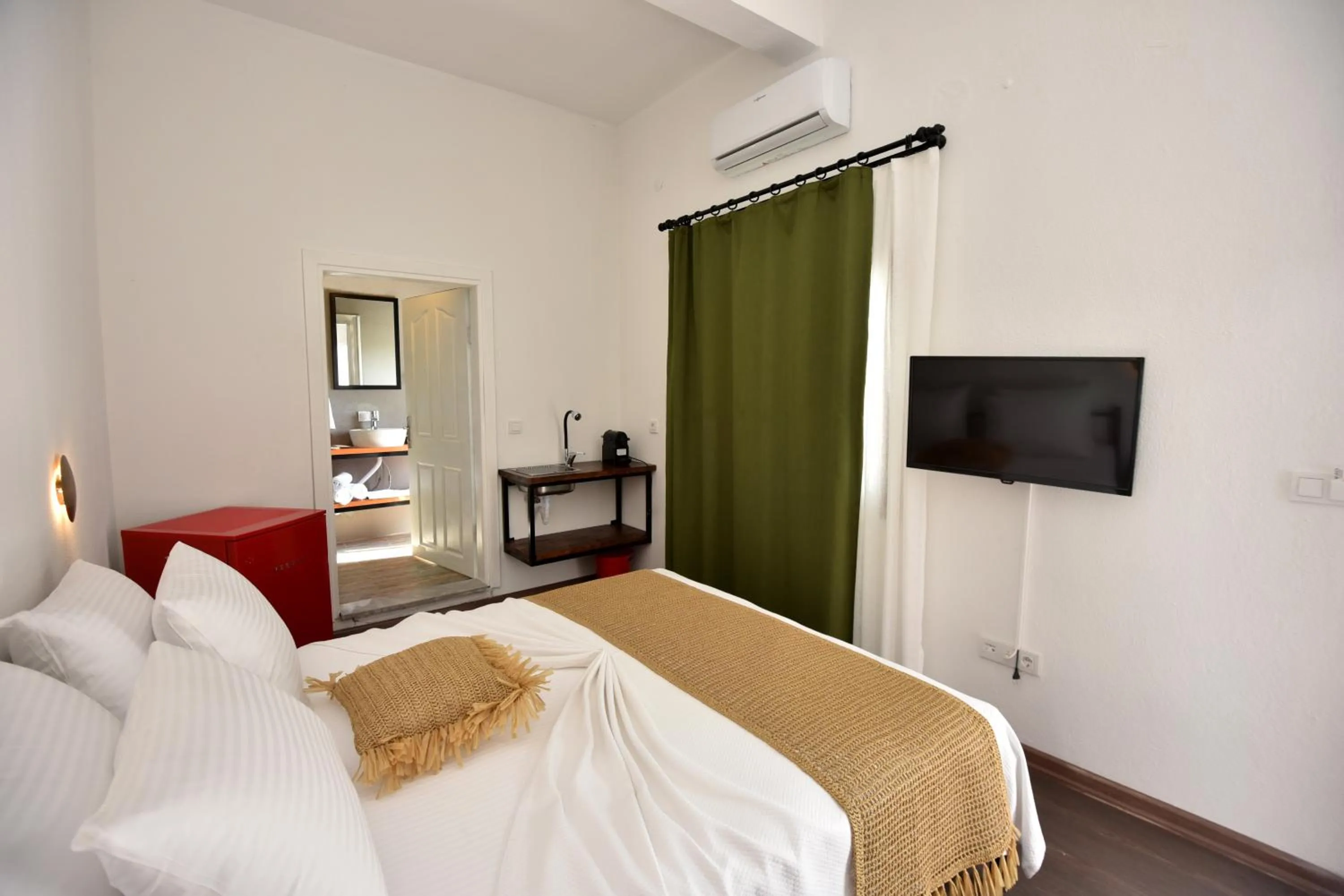 Bed in Benjamin Otel Gumusluk