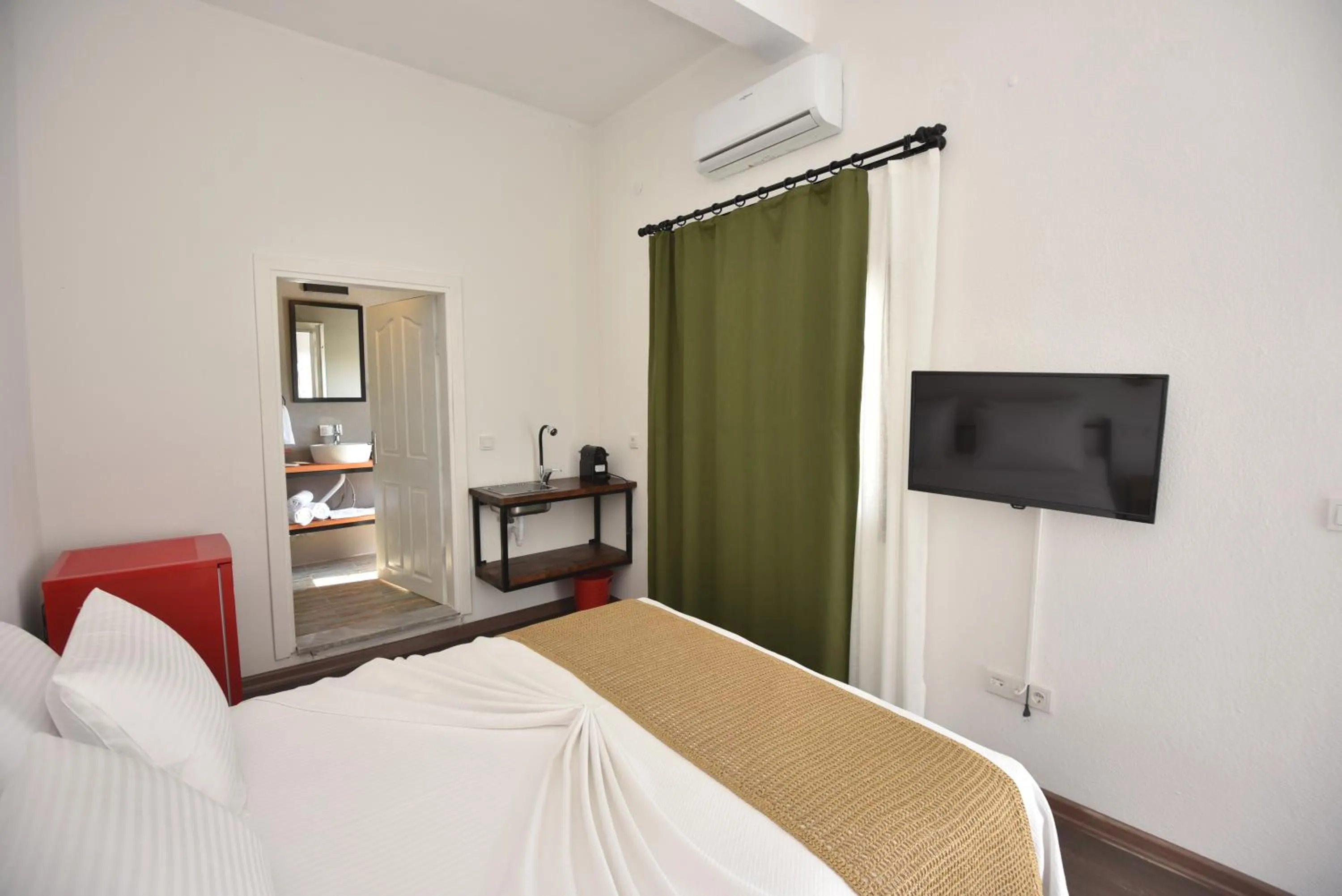 Bed in Benjamin Otel Gumusluk