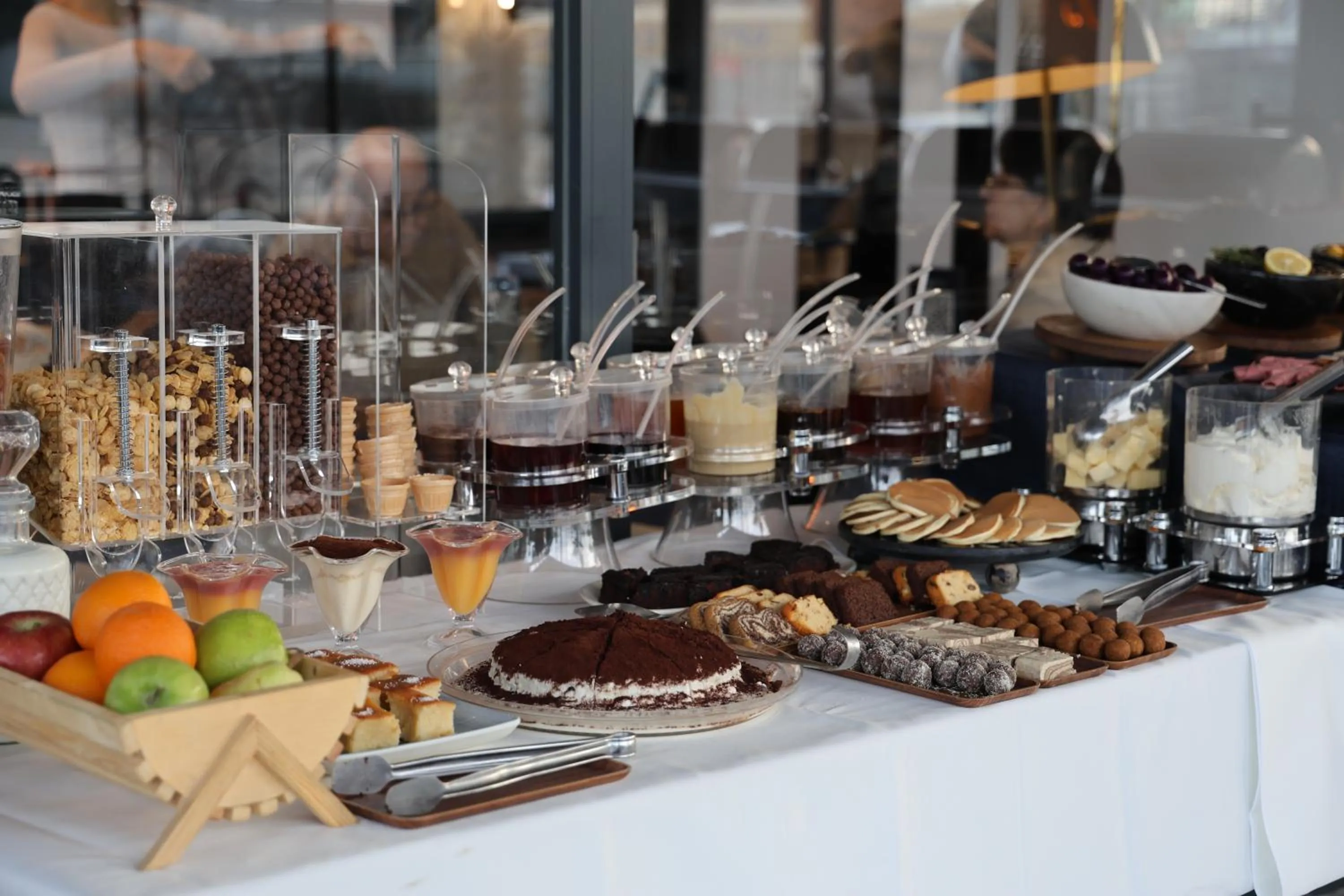 Restaurant/places to eat in The Rest Port Hotel