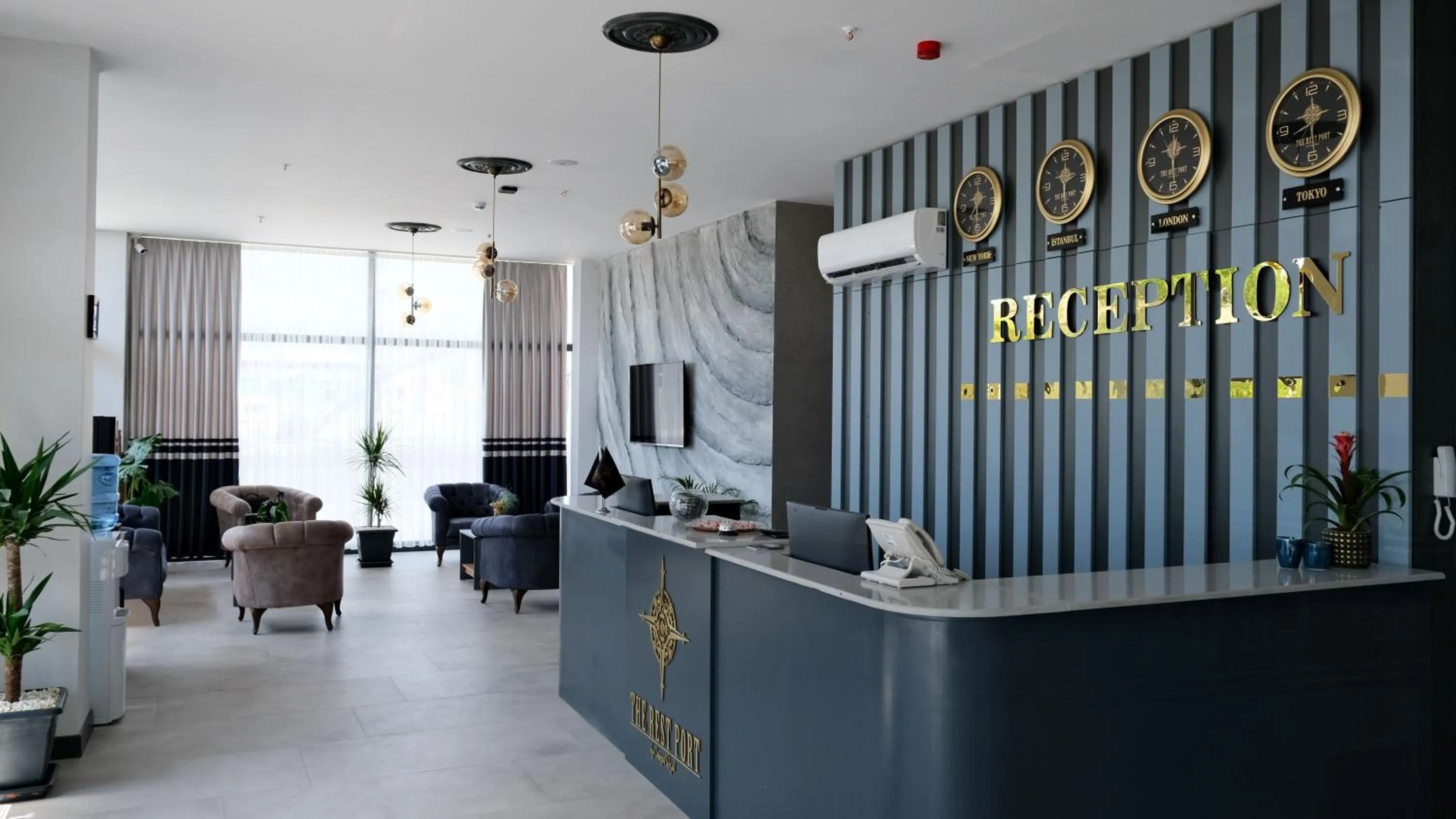 Lobby or reception in The Rest Port Hotel