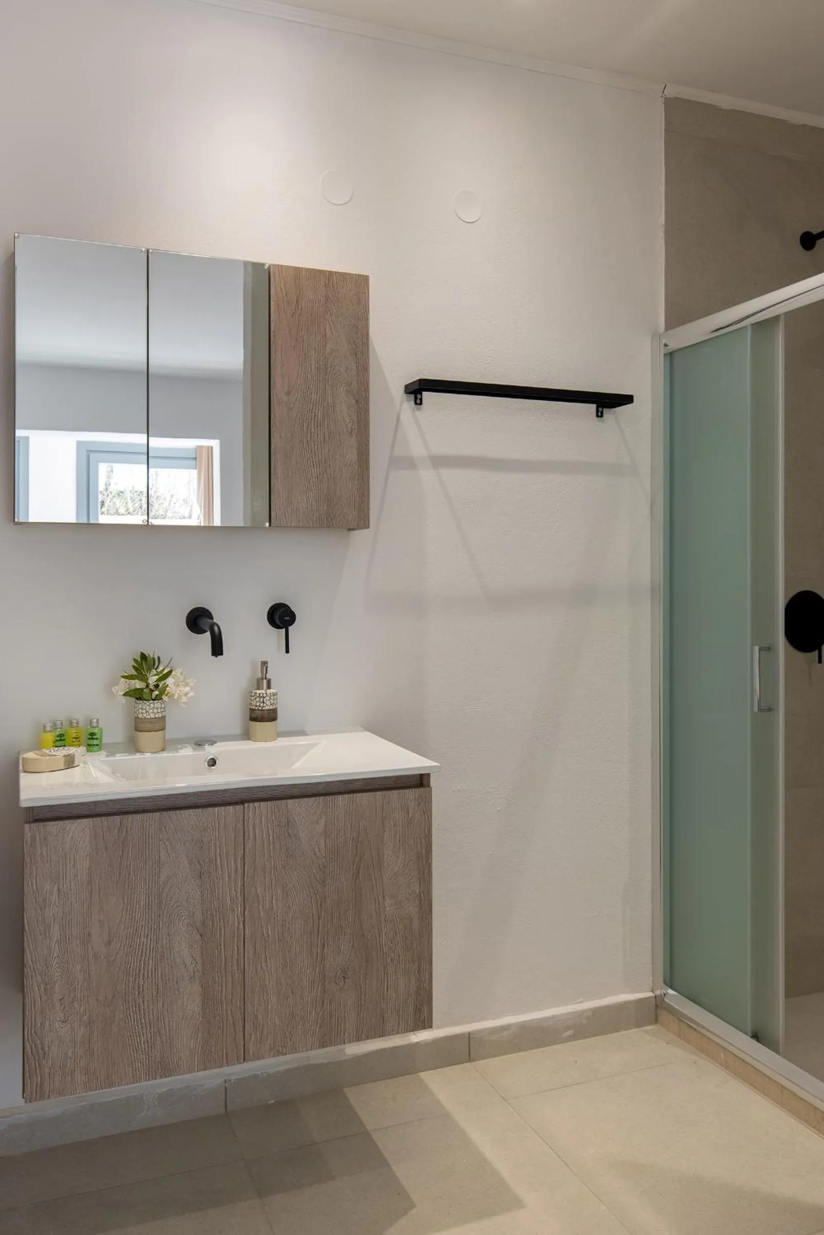 Chrysonisos Suites with Sunset & Seaviews near Kini