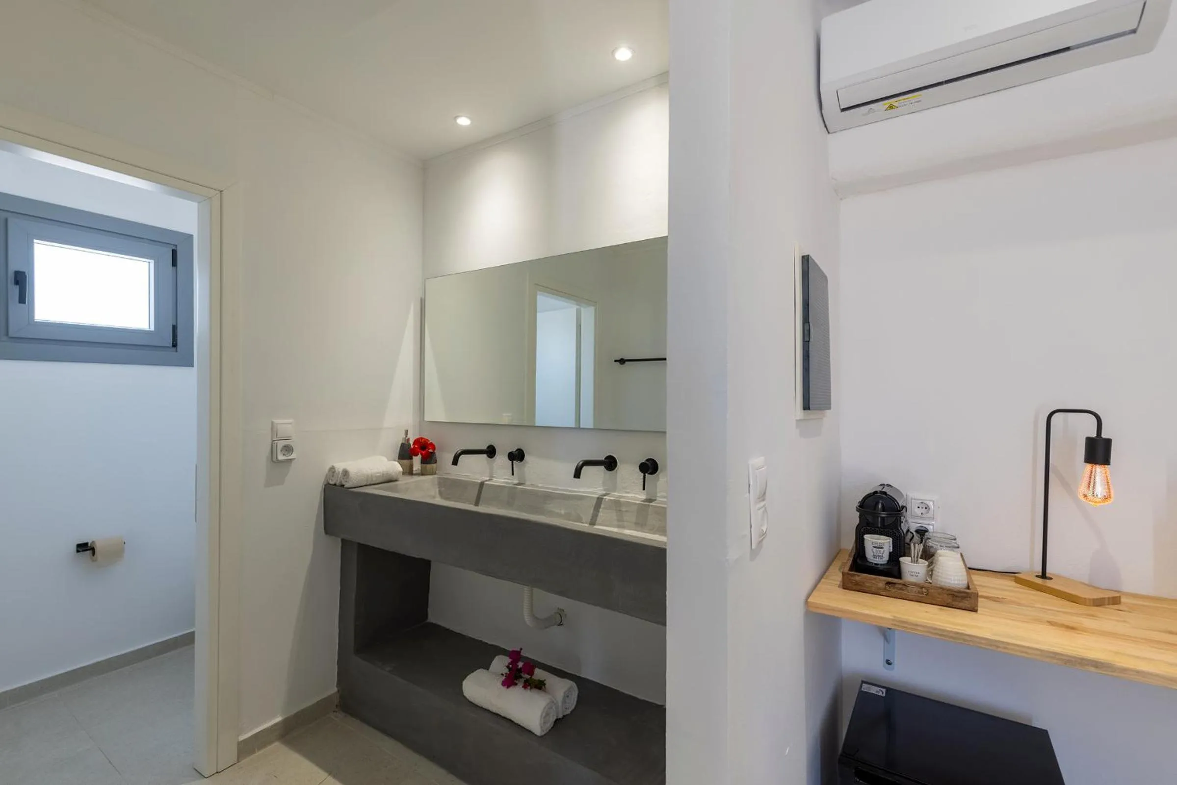 Chrysonisos Suites with Sunset & Seaviews near Kini