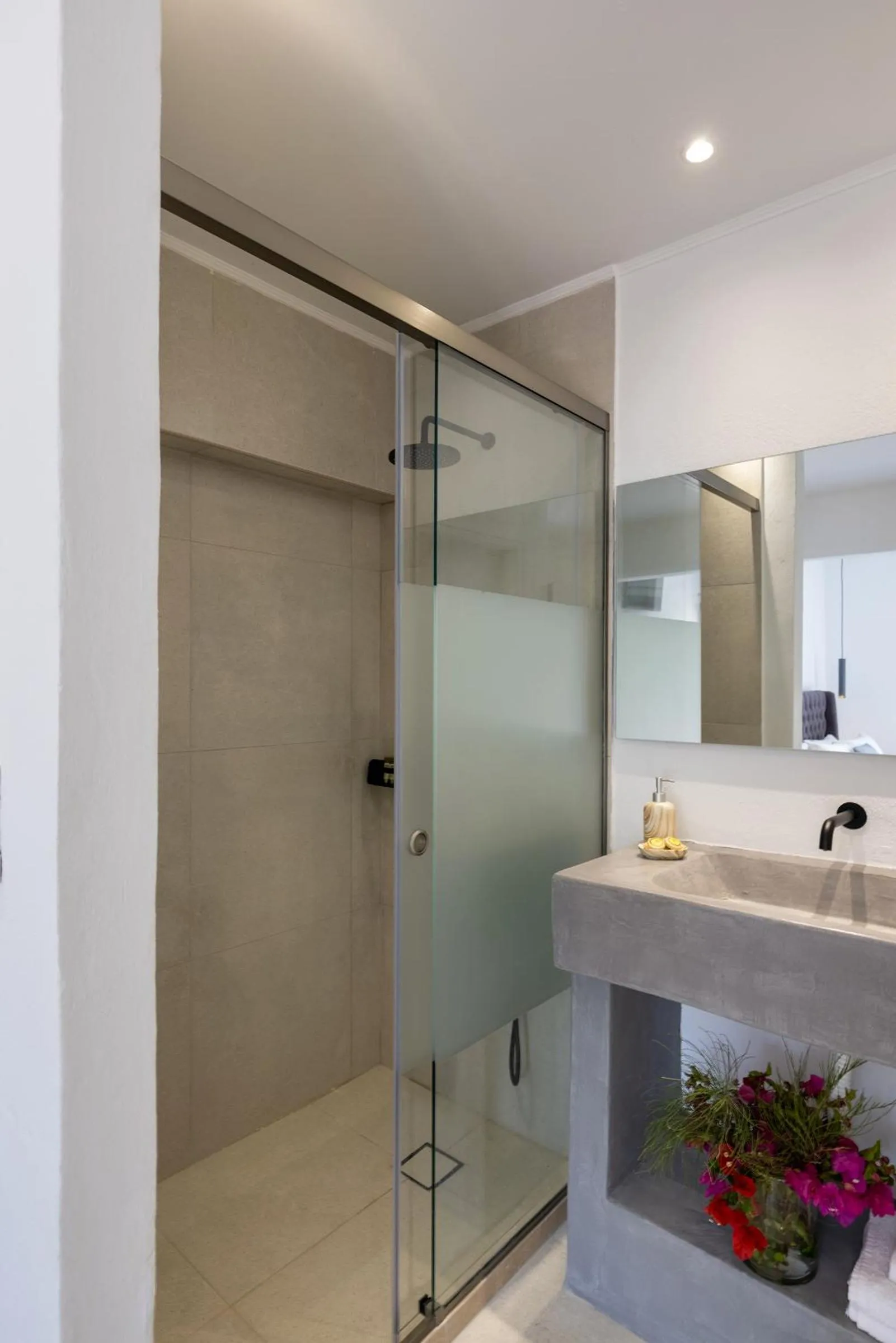 Chrysonisos Suites with Sunset & Seaviews near Kini