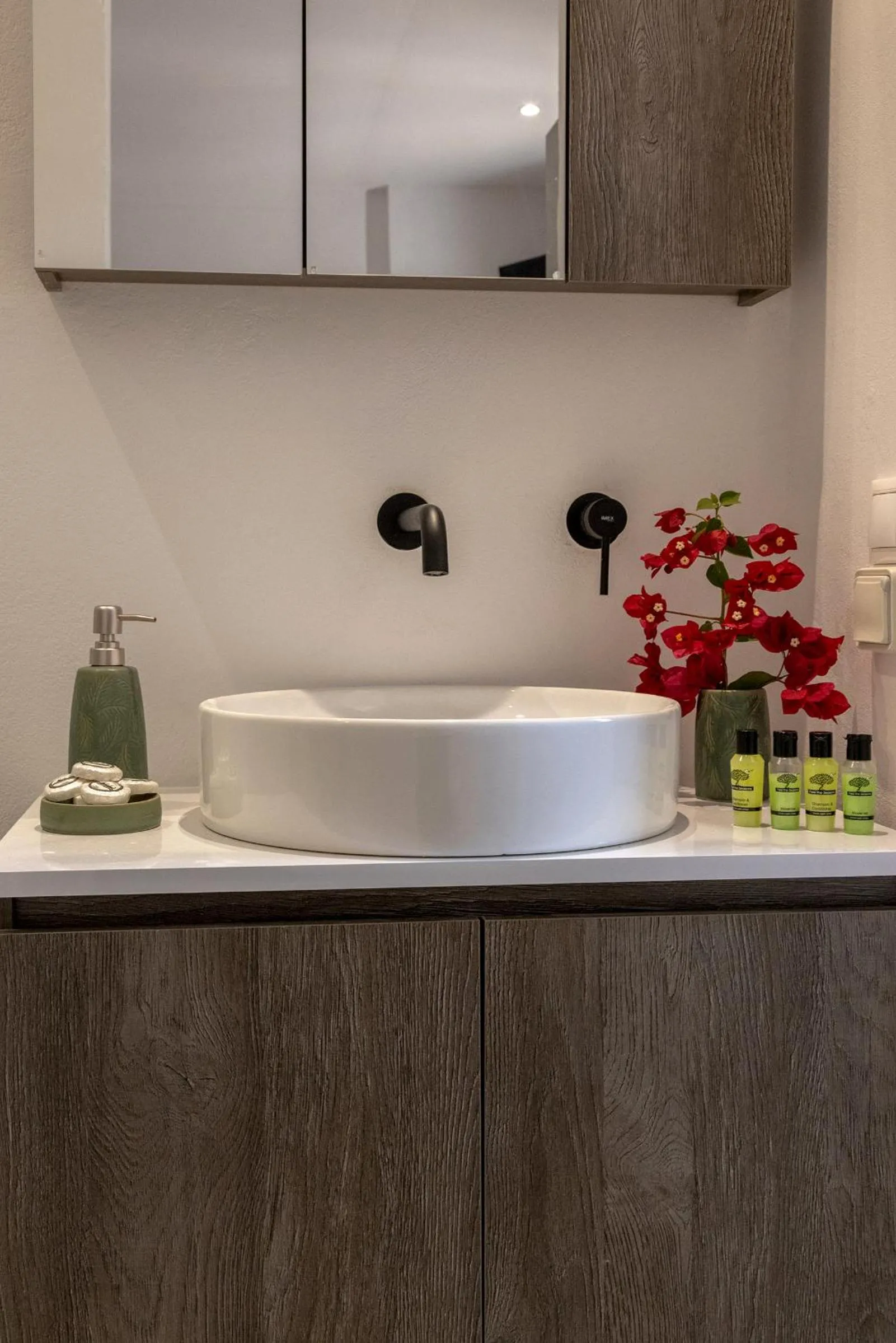 Chrysonisos Suites with Sunset & Seaviews near Kini