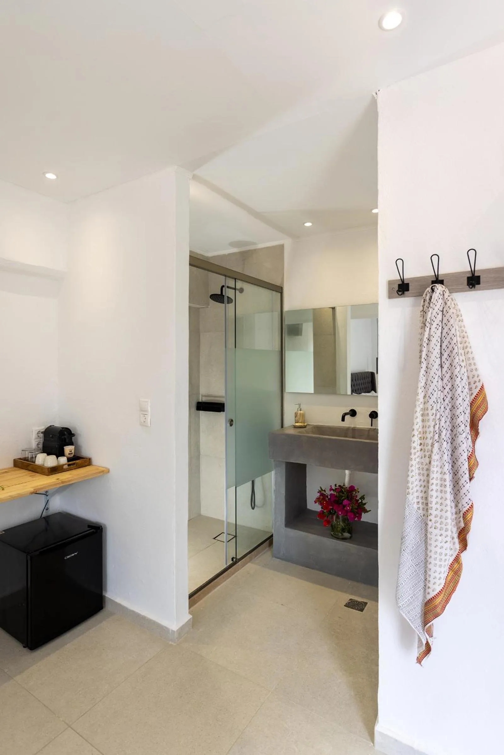 Chrysonisos Suites with Sunset & Seaviews near Kini