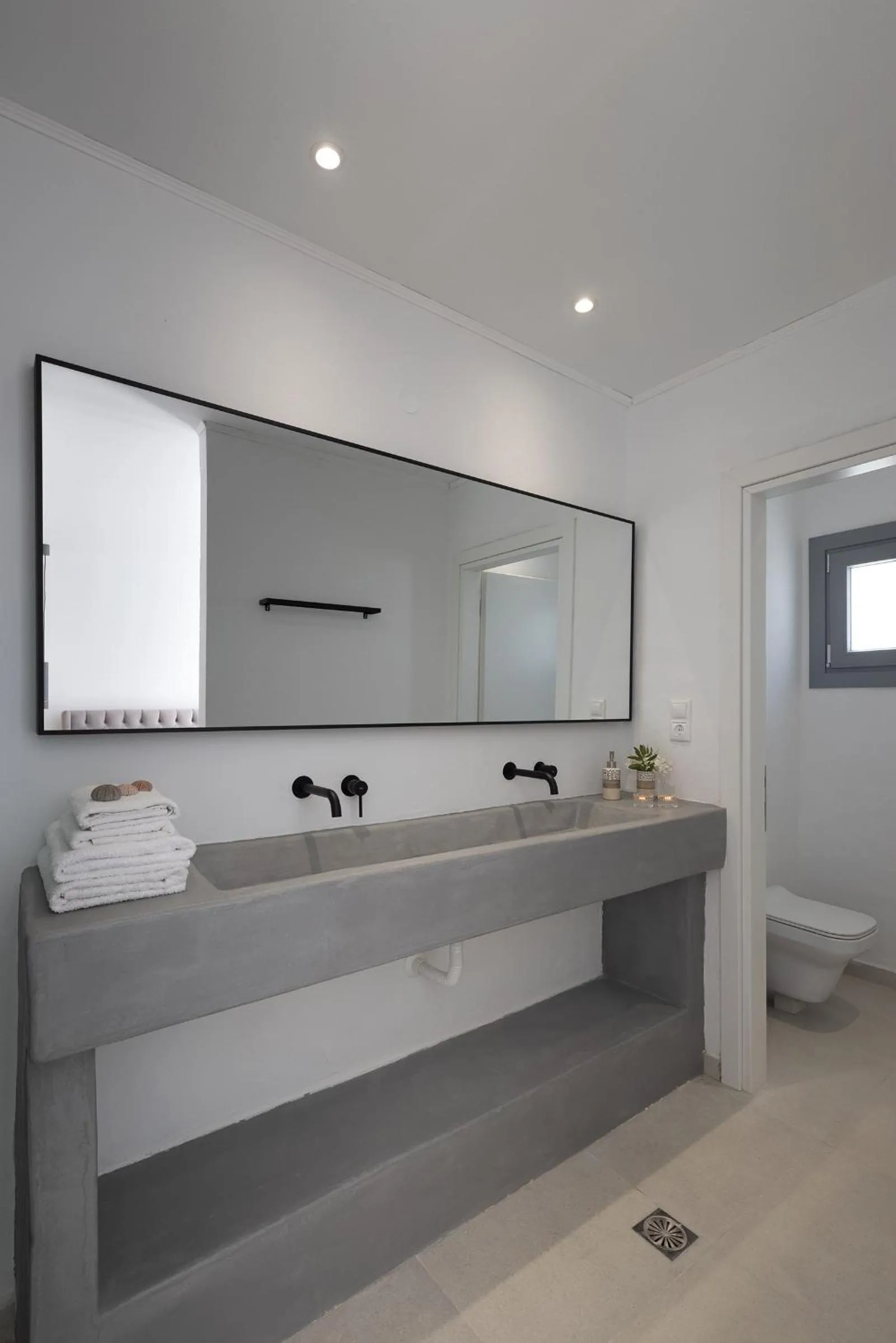 Chrysonisos Suites with Sunset & Seaviews near Kini