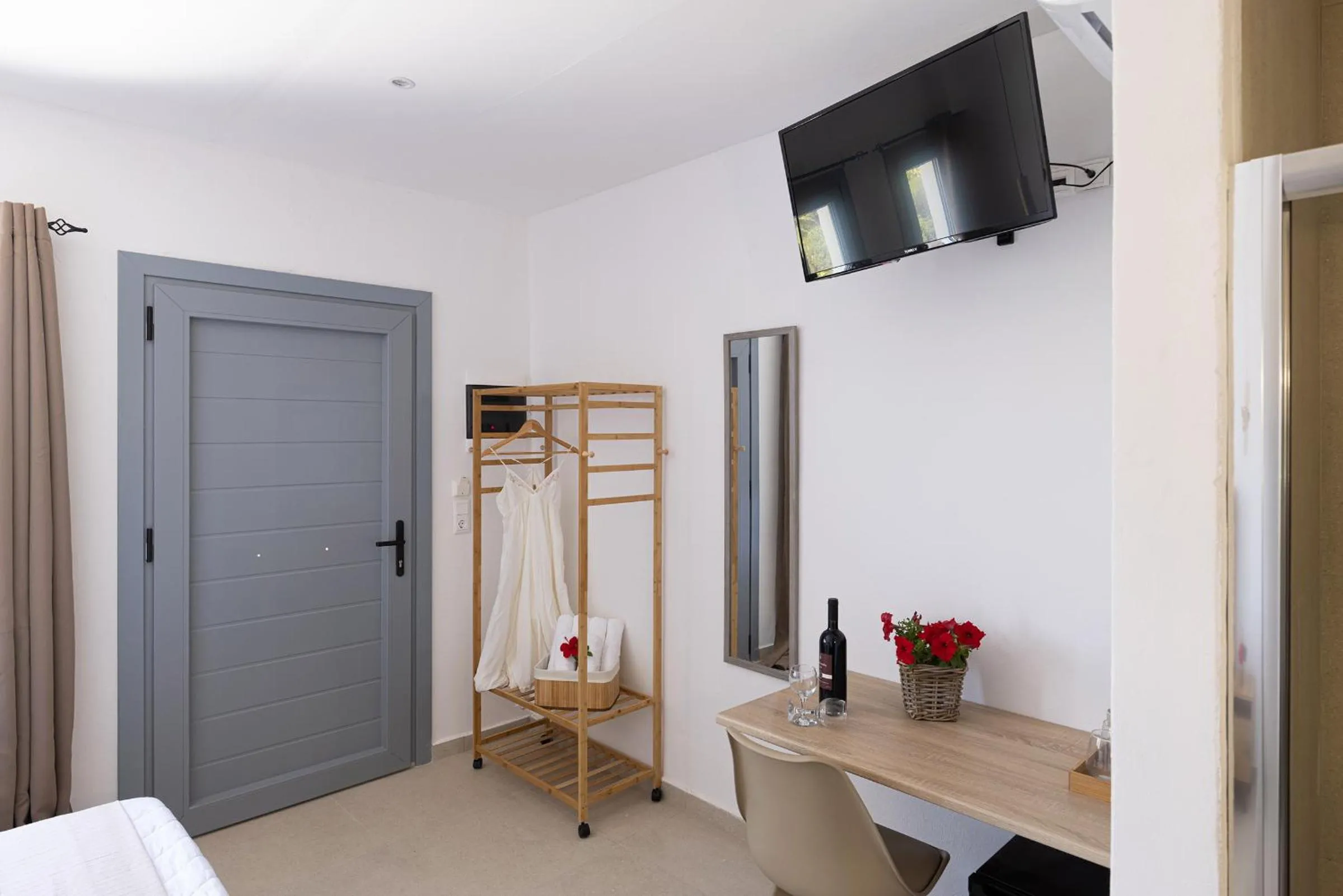 TV and multimedia in Chrysonisos Suites with Sunset & Seaviews near Kini
