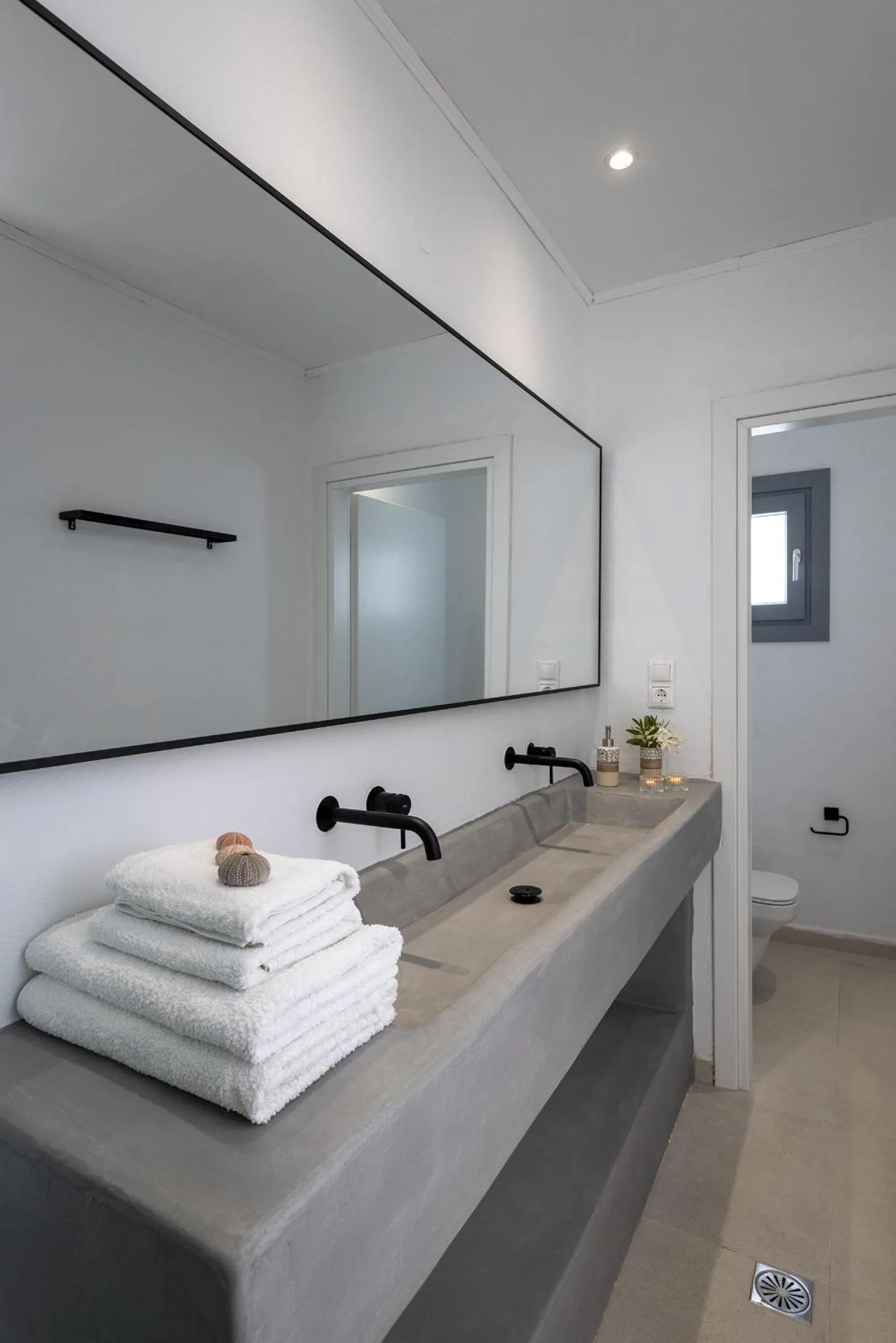 Chrysonisos Suites with Sunset & Seaviews near Kini