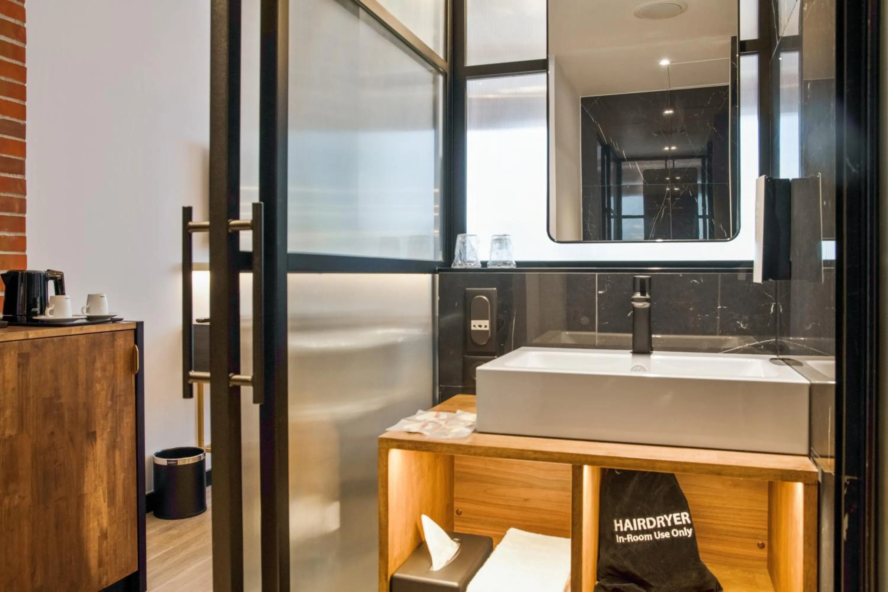 Bathroom in Golden Tulip Warszawa Centrum