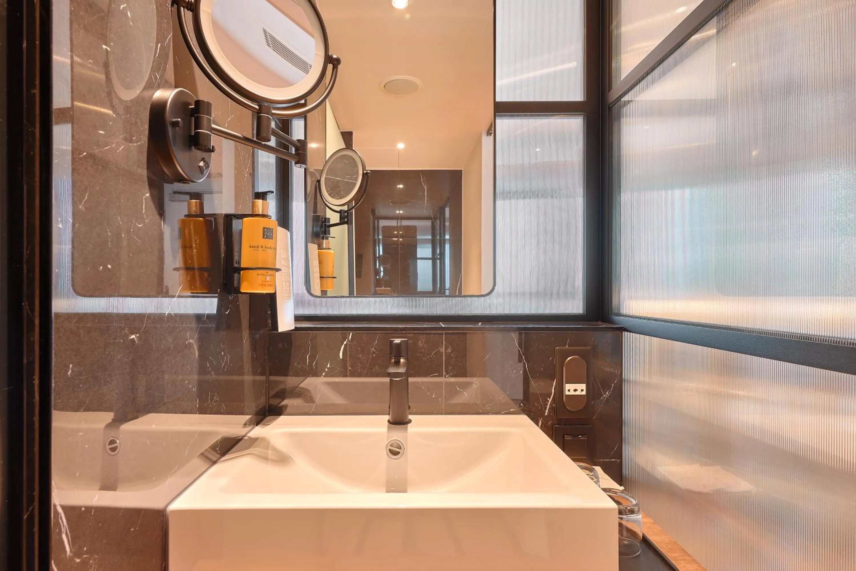 Bathroom in Golden Tulip Warszawa Centrum