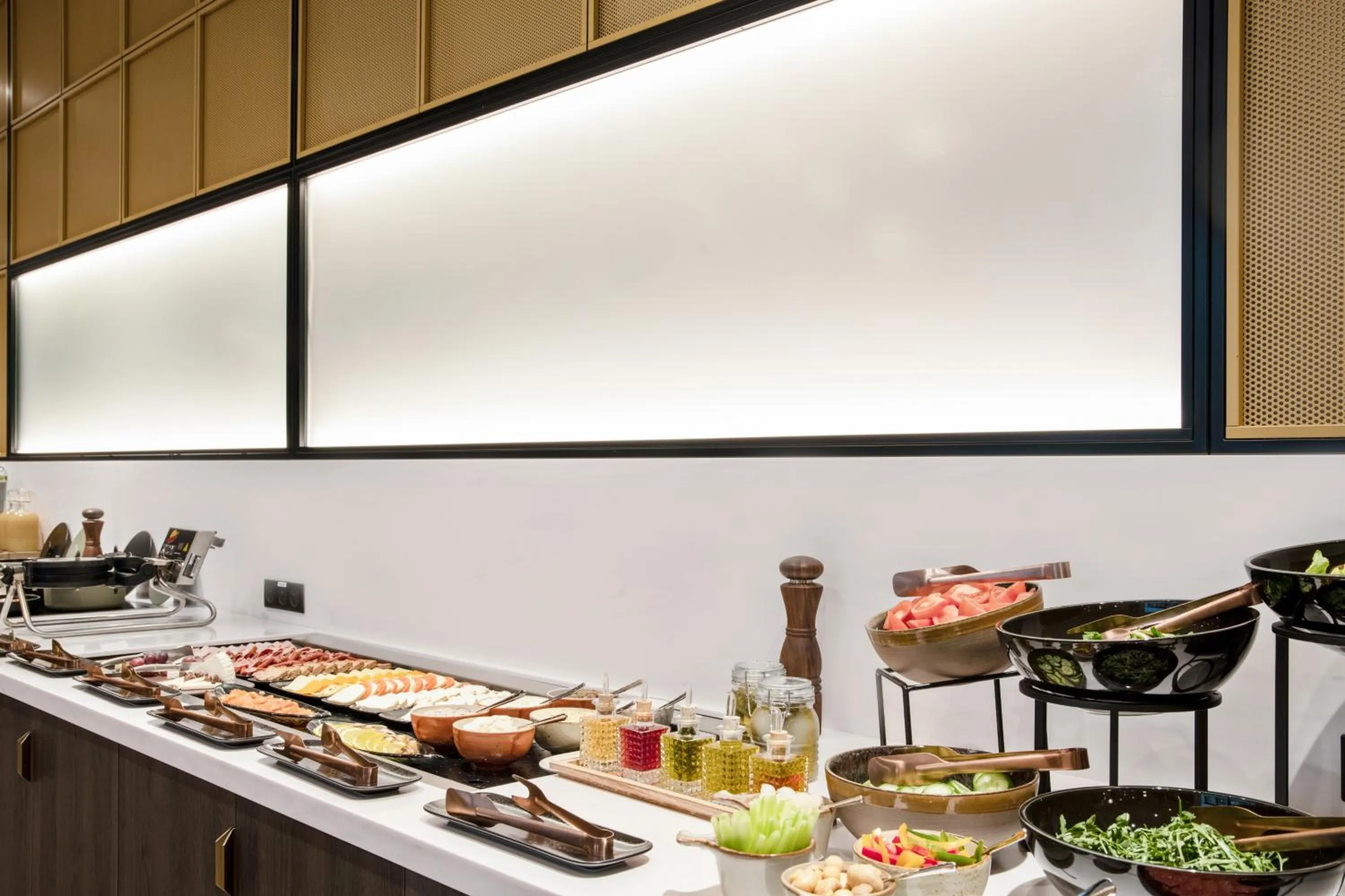 Restaurant/places to eat in Golden Tulip Warszawa Centrum