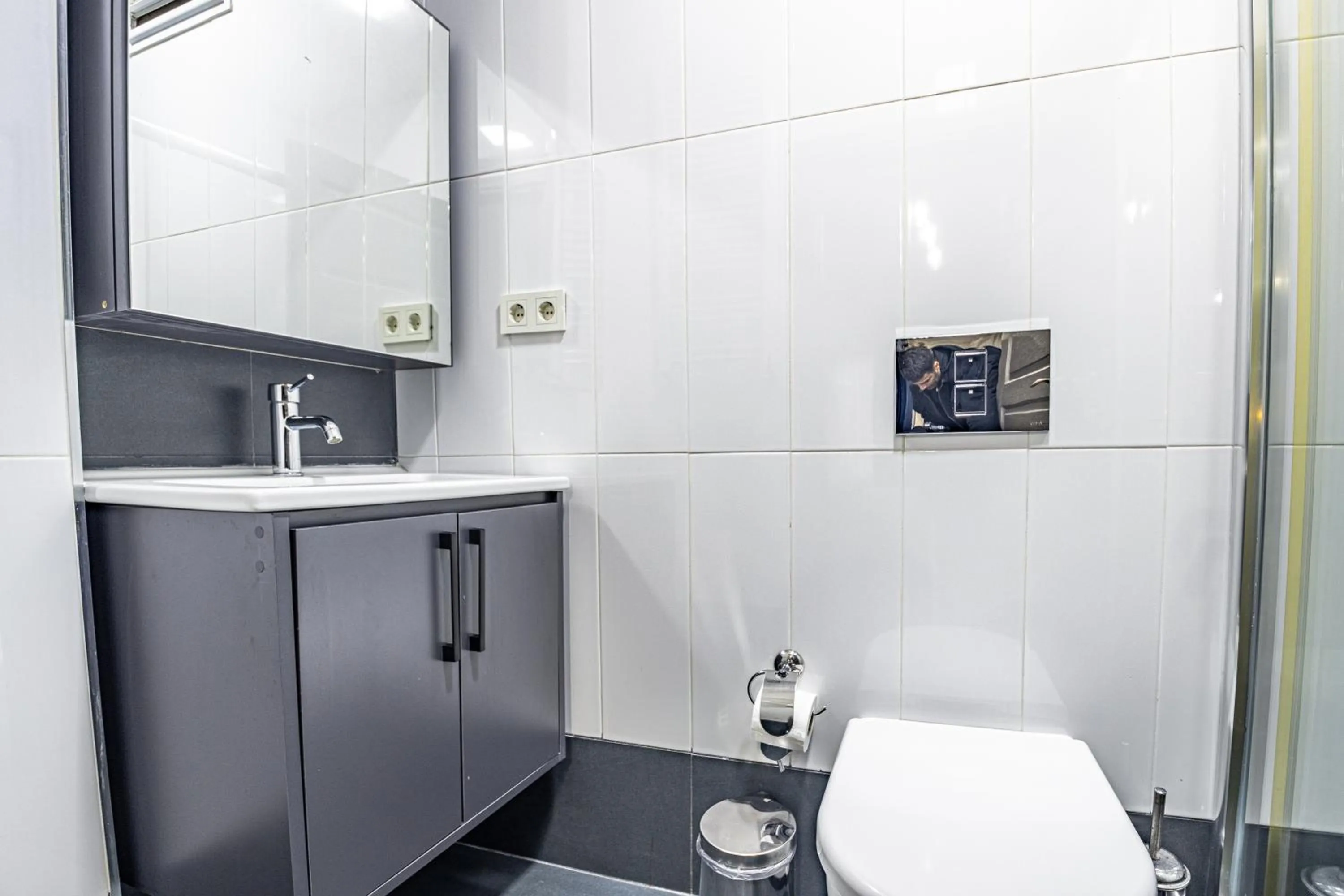 Shower in Sultan Mansion