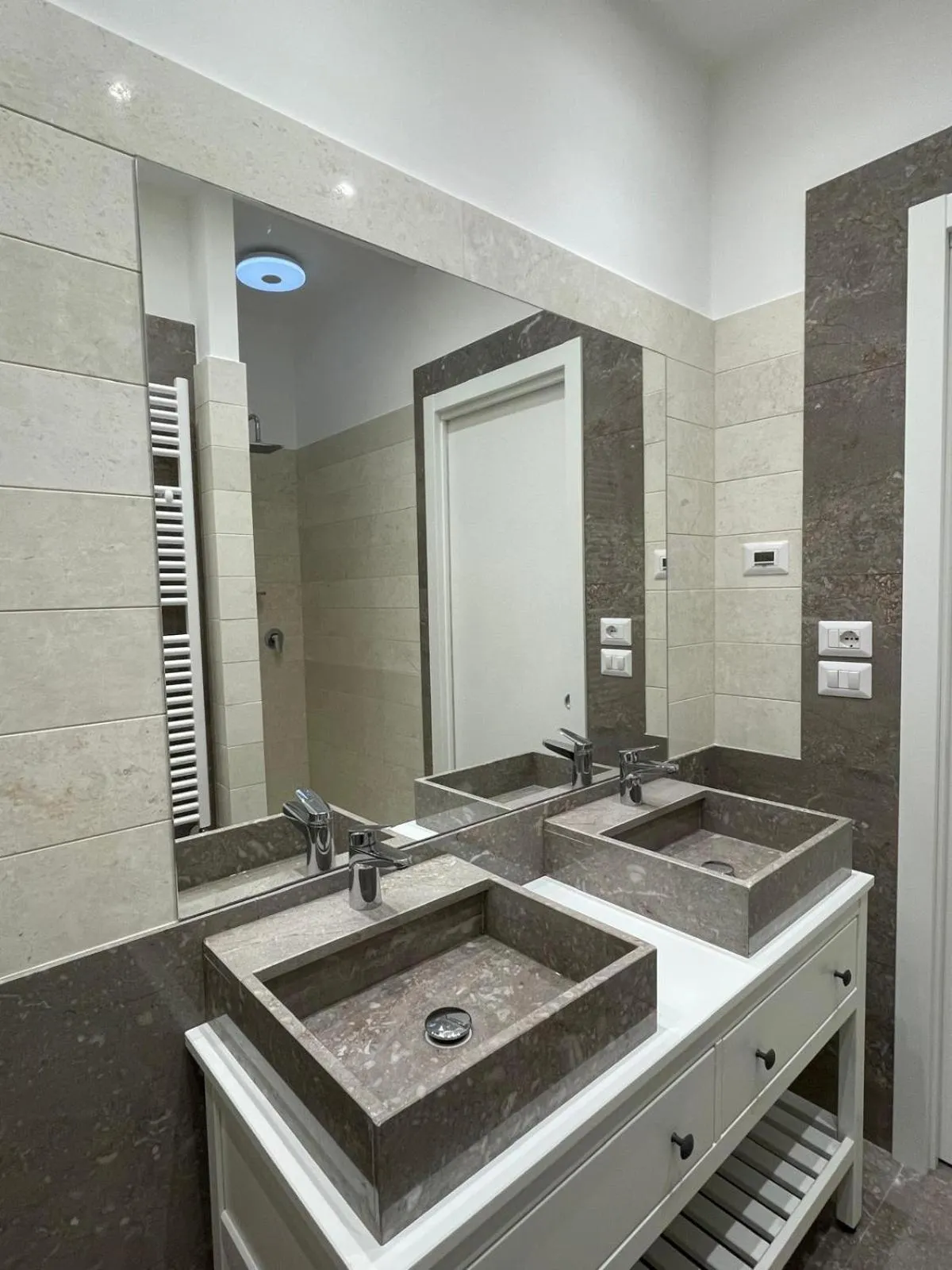 Bathroom in Suite 55 in centro