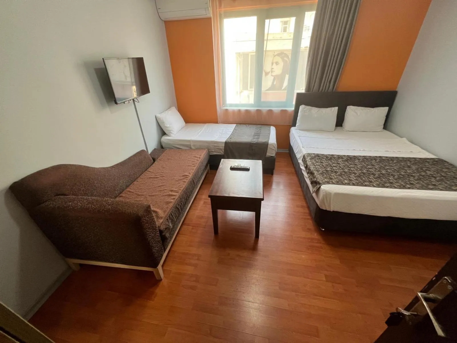 Bed in City House Hotel