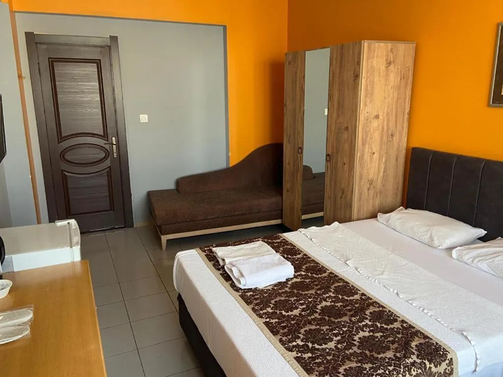 Photo of the whole room, Bed in City House Hotel