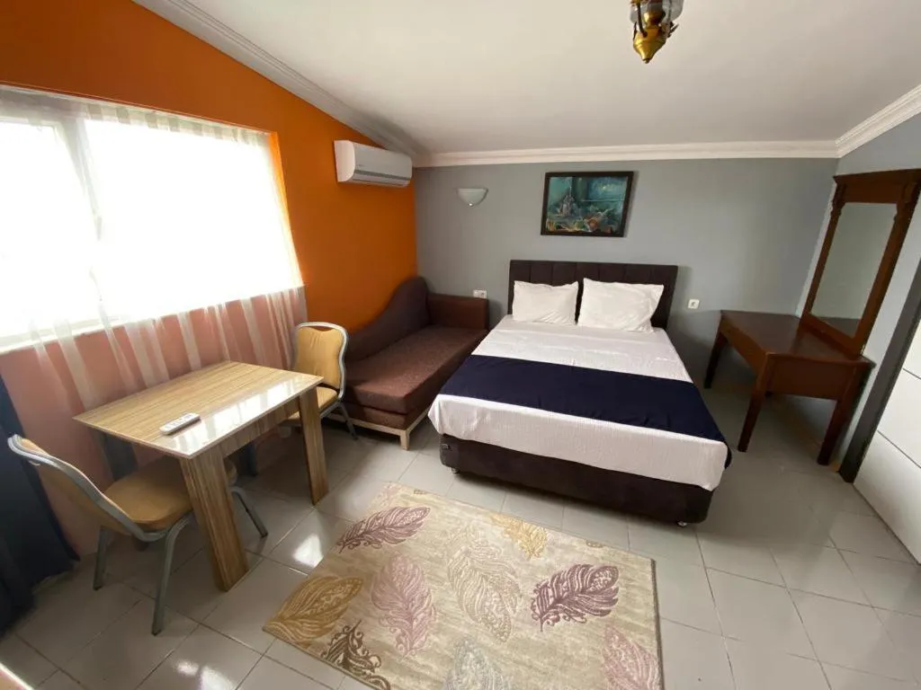 Photo of the whole room, Bed in City House Hotel