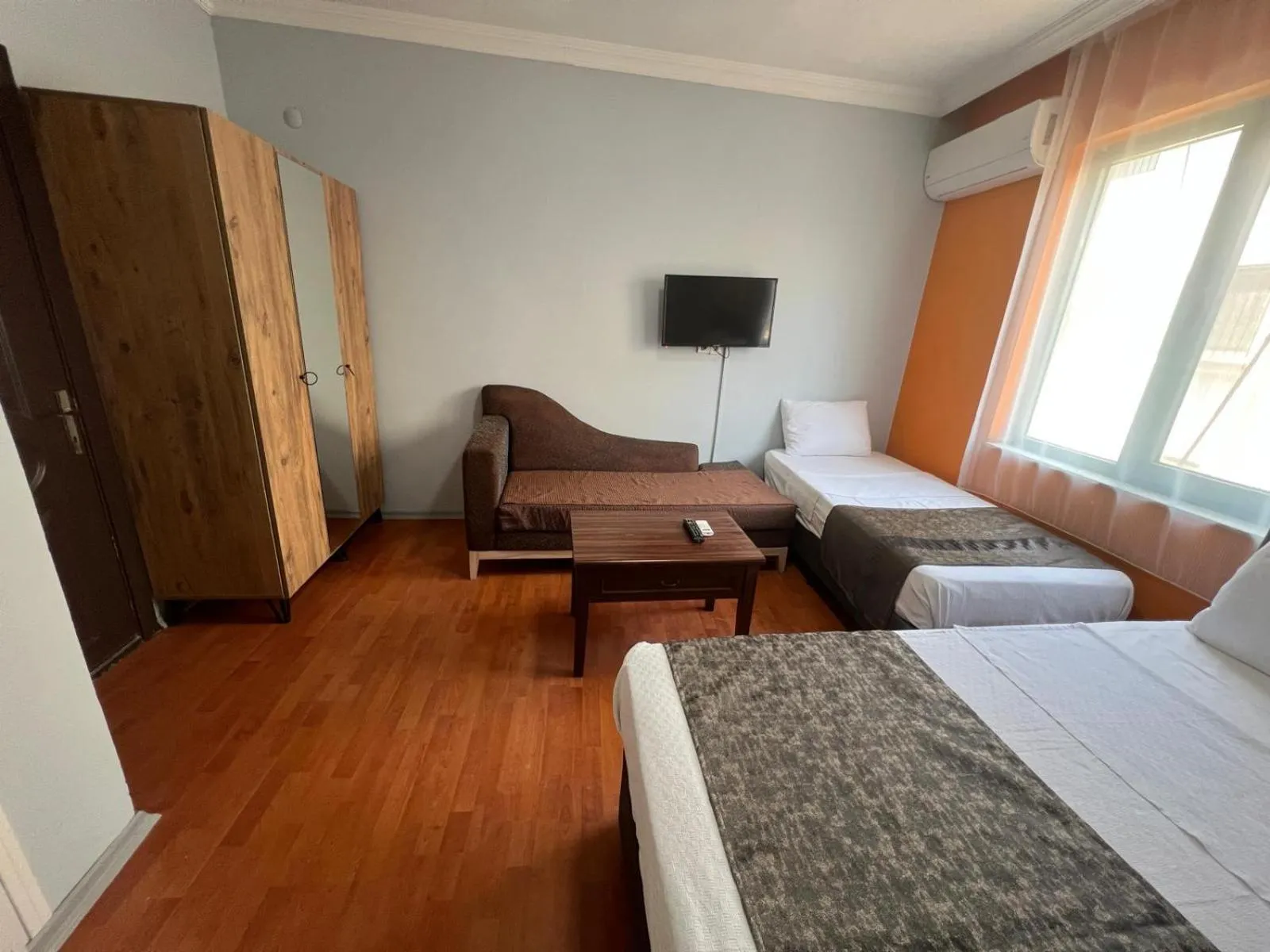 Bed in City House Hotel