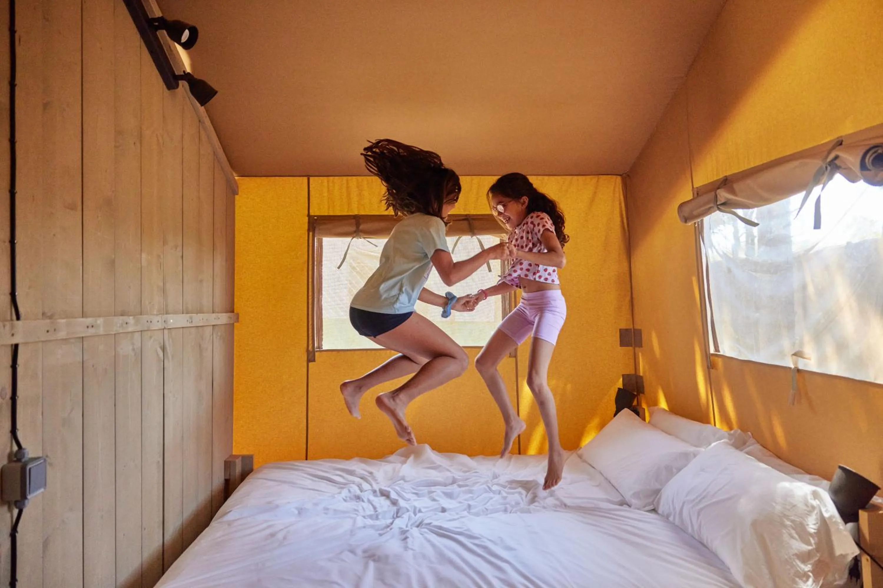 Decorative detail, Bed in TAIGA Conil