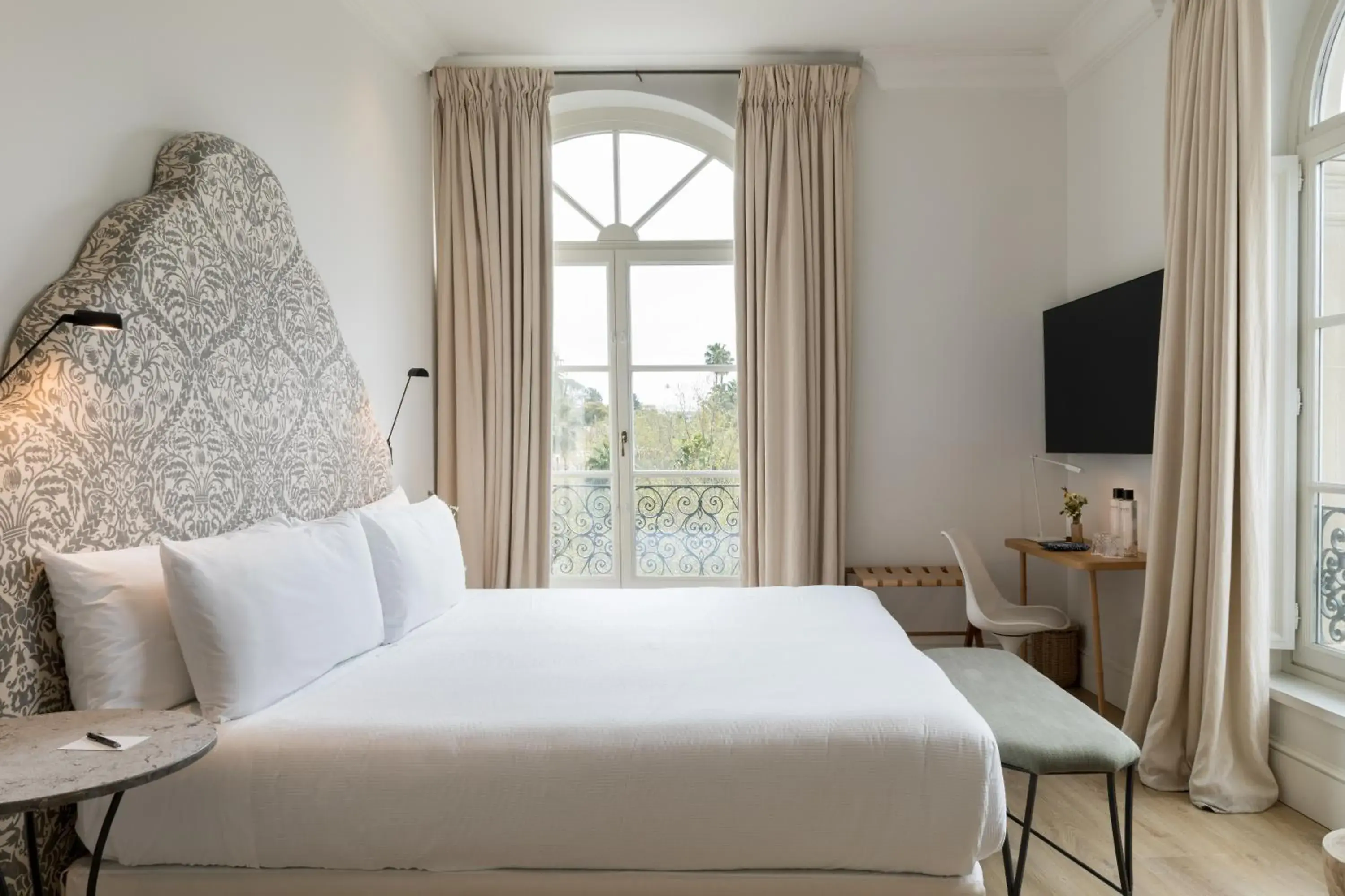 Deluxe Double Room in Hotel Tayko Sevilla Deluxe Double Room in Hotel Tayko Sevilla