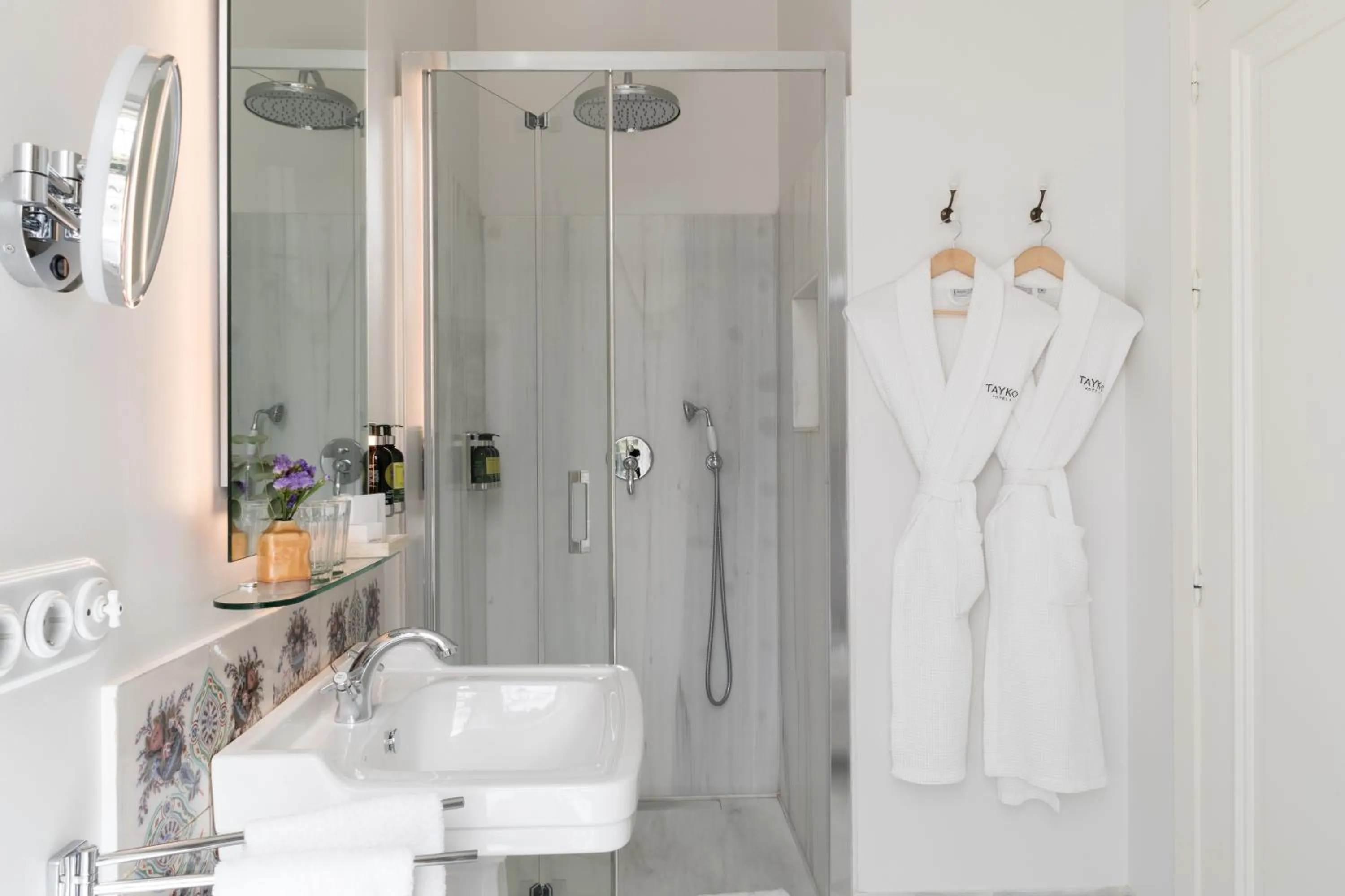 Bathroom in Hotel Tayko Sevilla