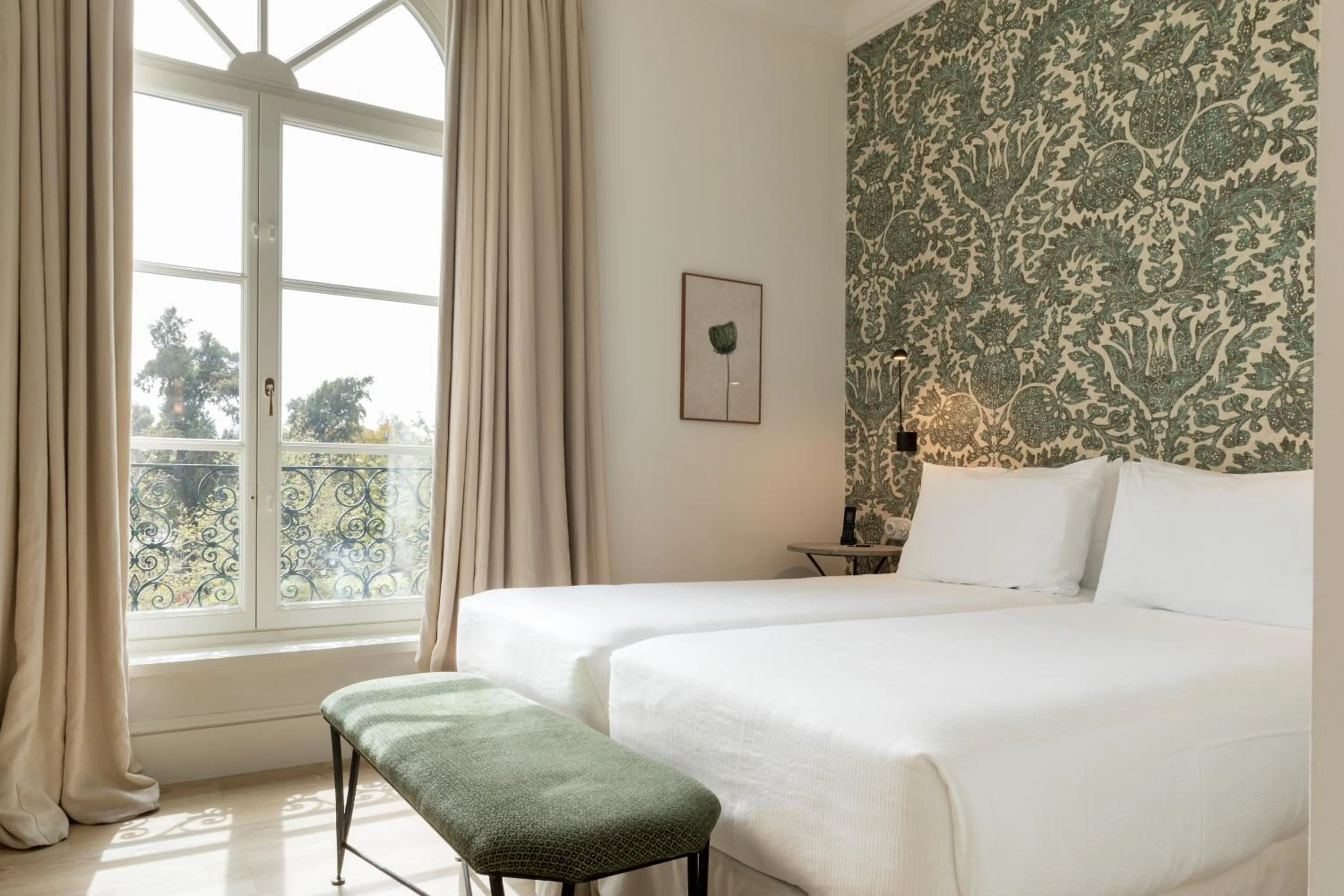 Bed in Hotel Tayko Sevilla