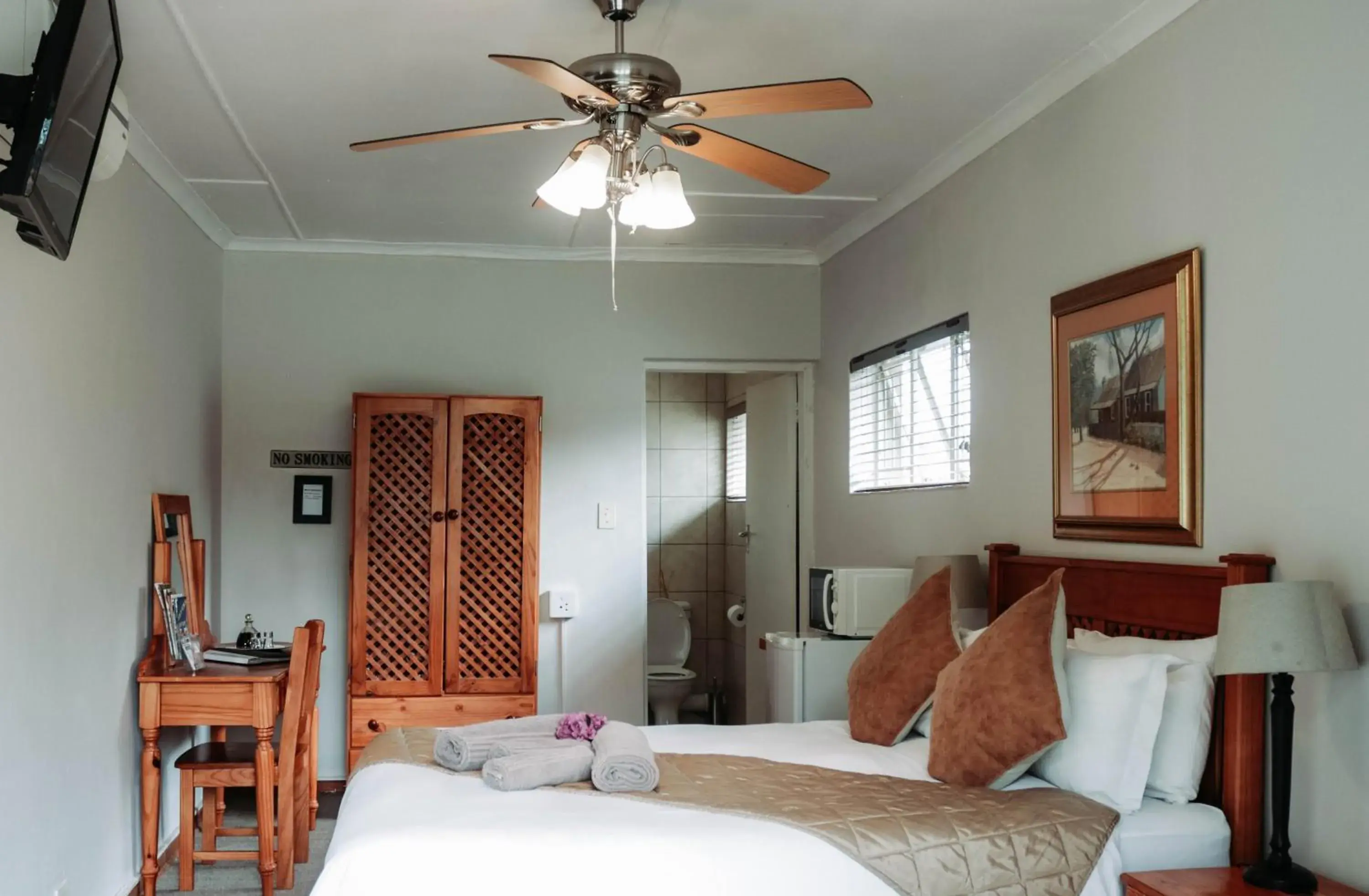 Luxury Double Room - single occupancy in Danlee Overnight Accommodation Luxury Double Room - single occupancy in Danlee Overnight Accommodation