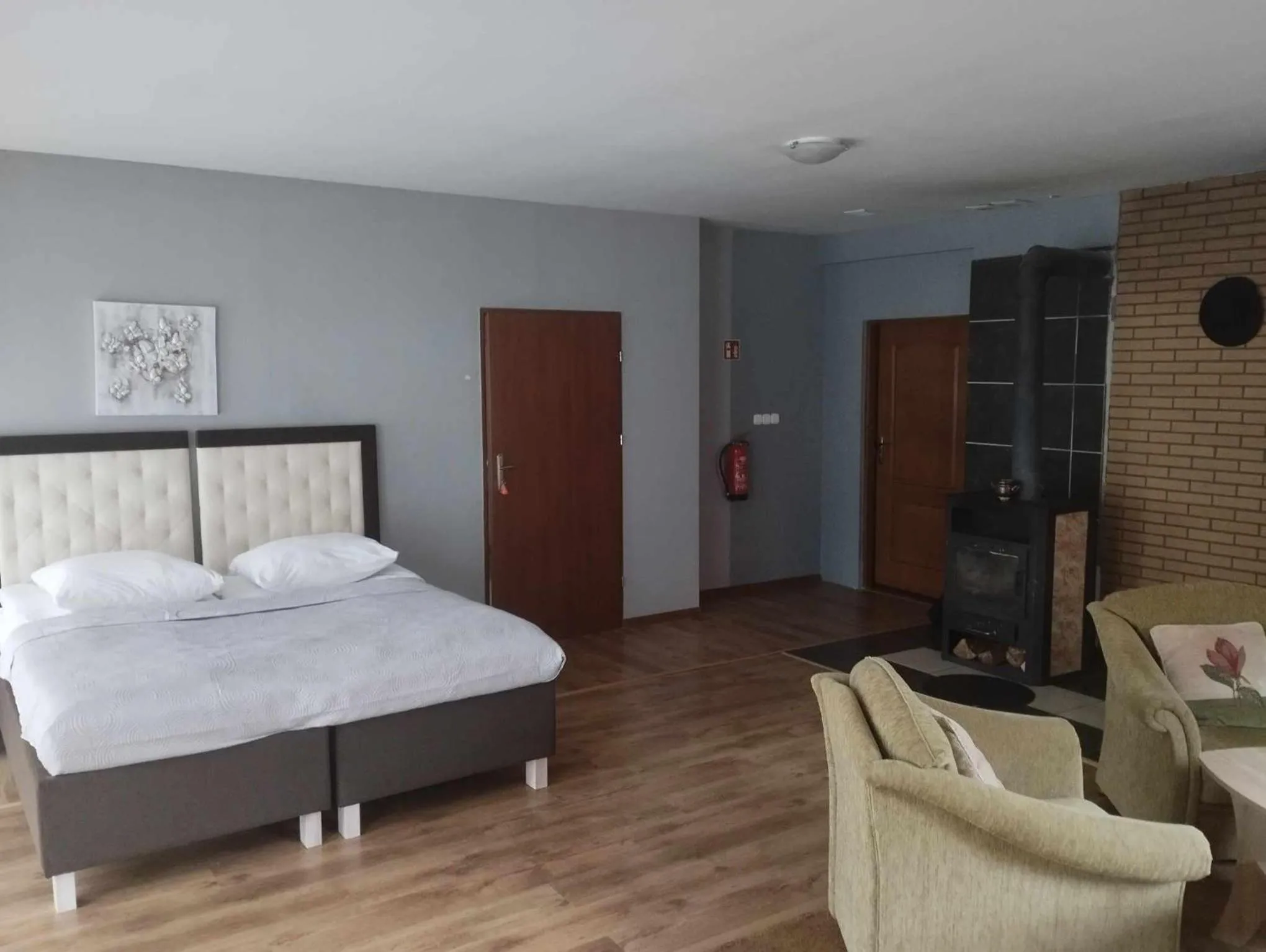 Property building, Bed in Hotel Zdrojewo