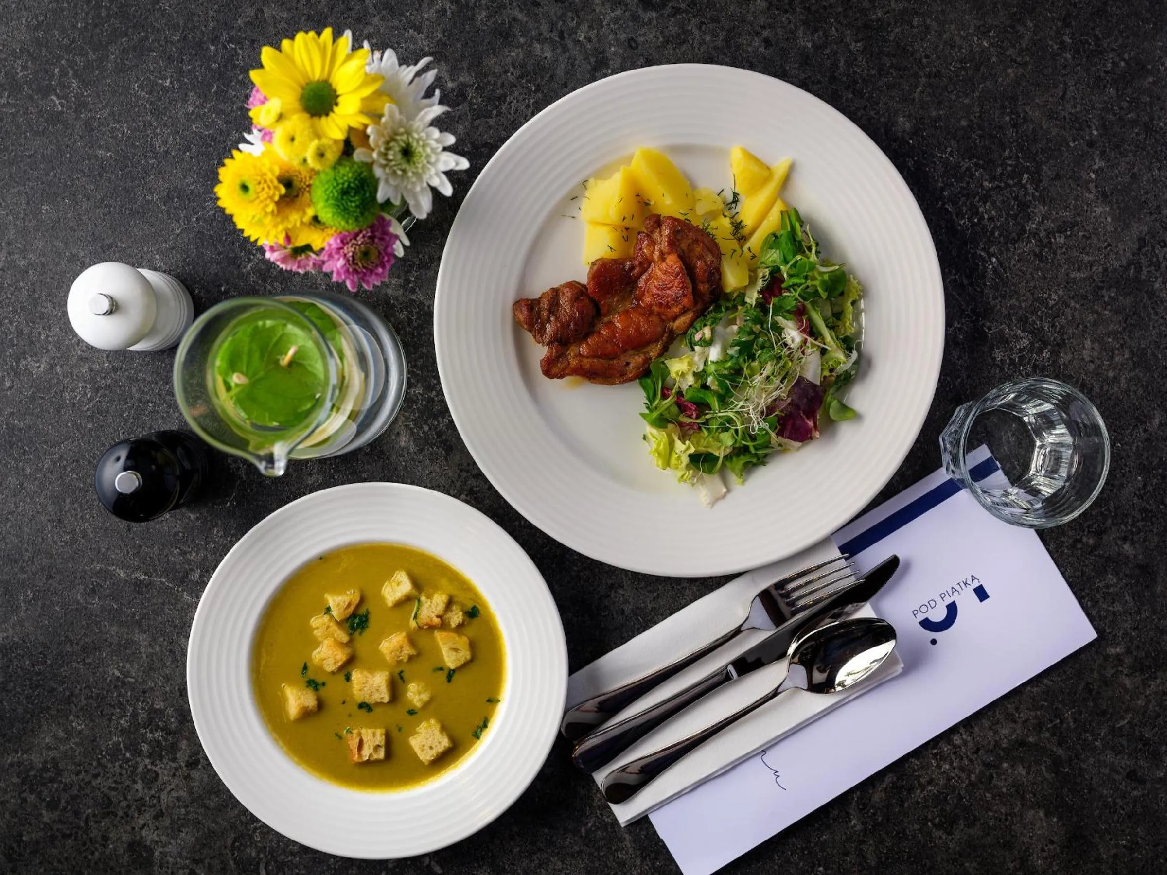 Restaurant/places to eat in Hotel Logos Kraków