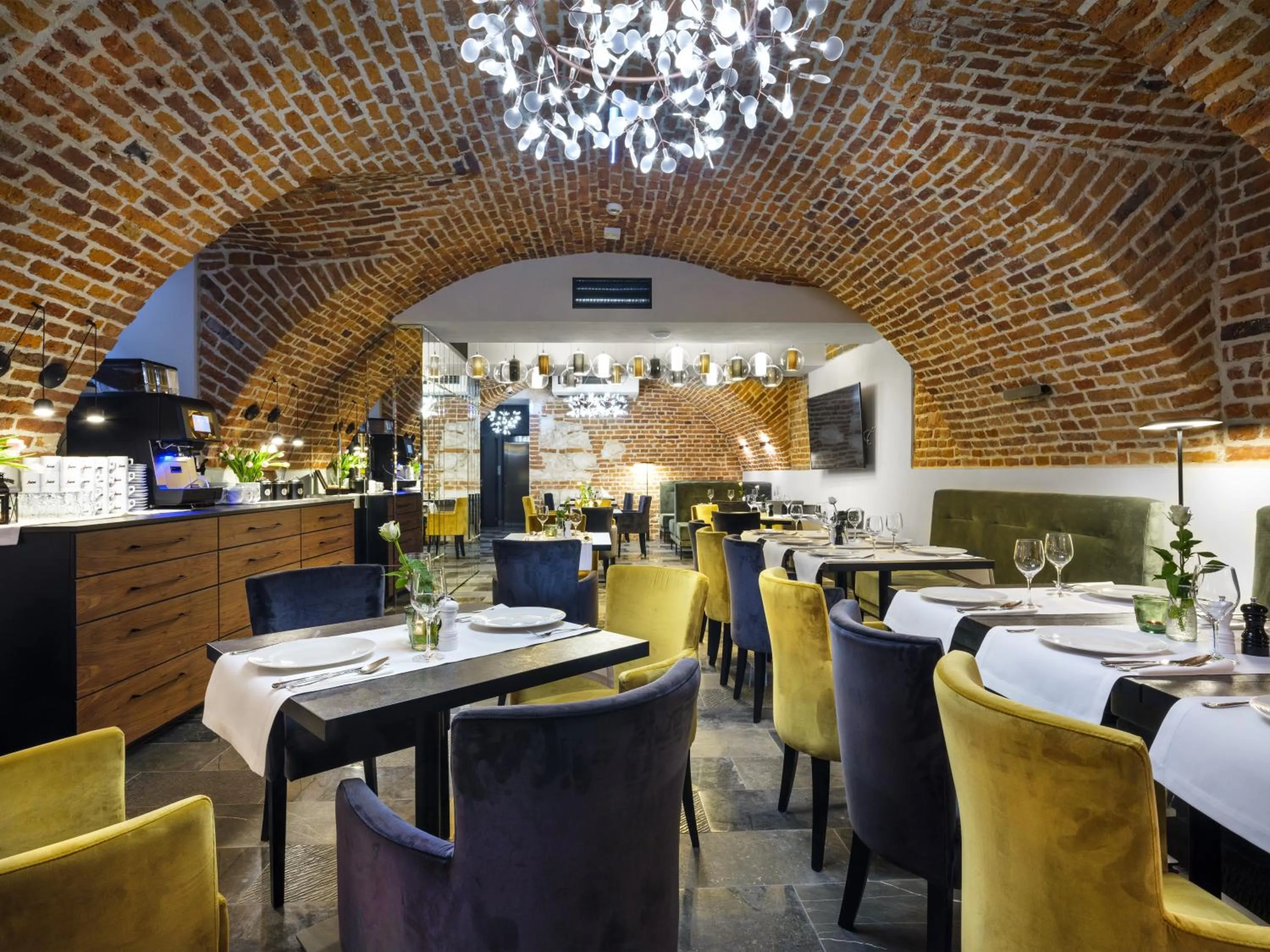 Restaurant/places to eat in Hotel Logos Kraków